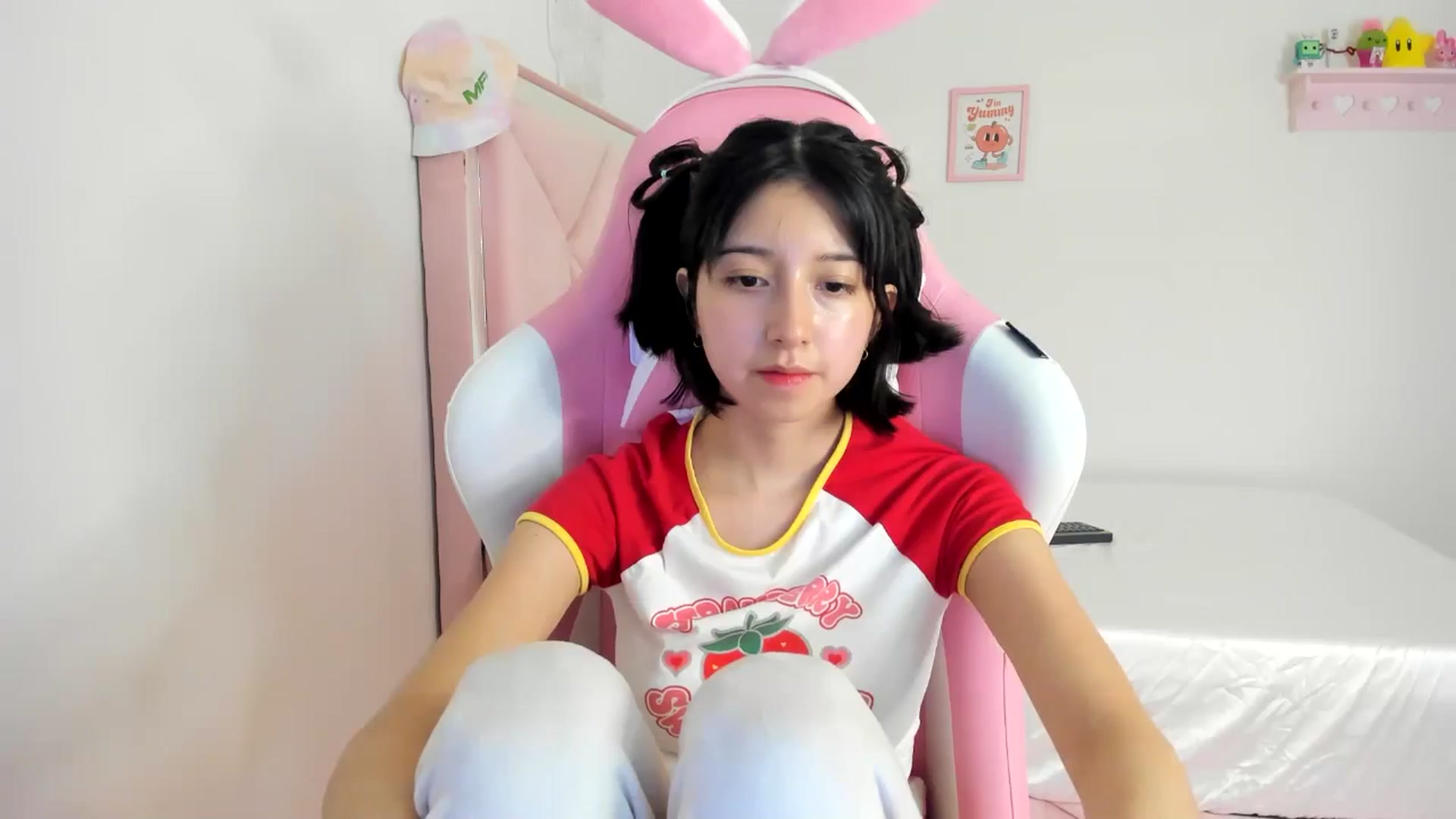 Gallery image thumbnail from Cherrycute666's myfreecams stream on, 06/23/2024, 03:35 image 9 of 20