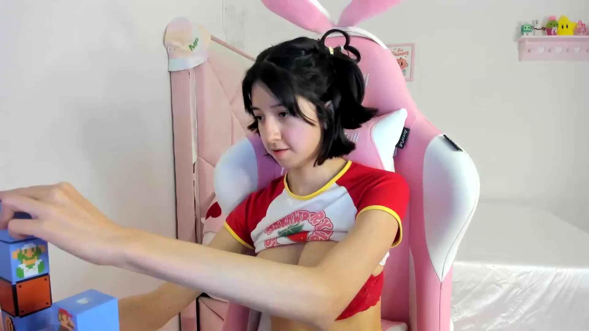Gallery image thumbnail from Cherrycute666's myfreecams stream on, 06/23/2024, 05:10 image 1 of 20