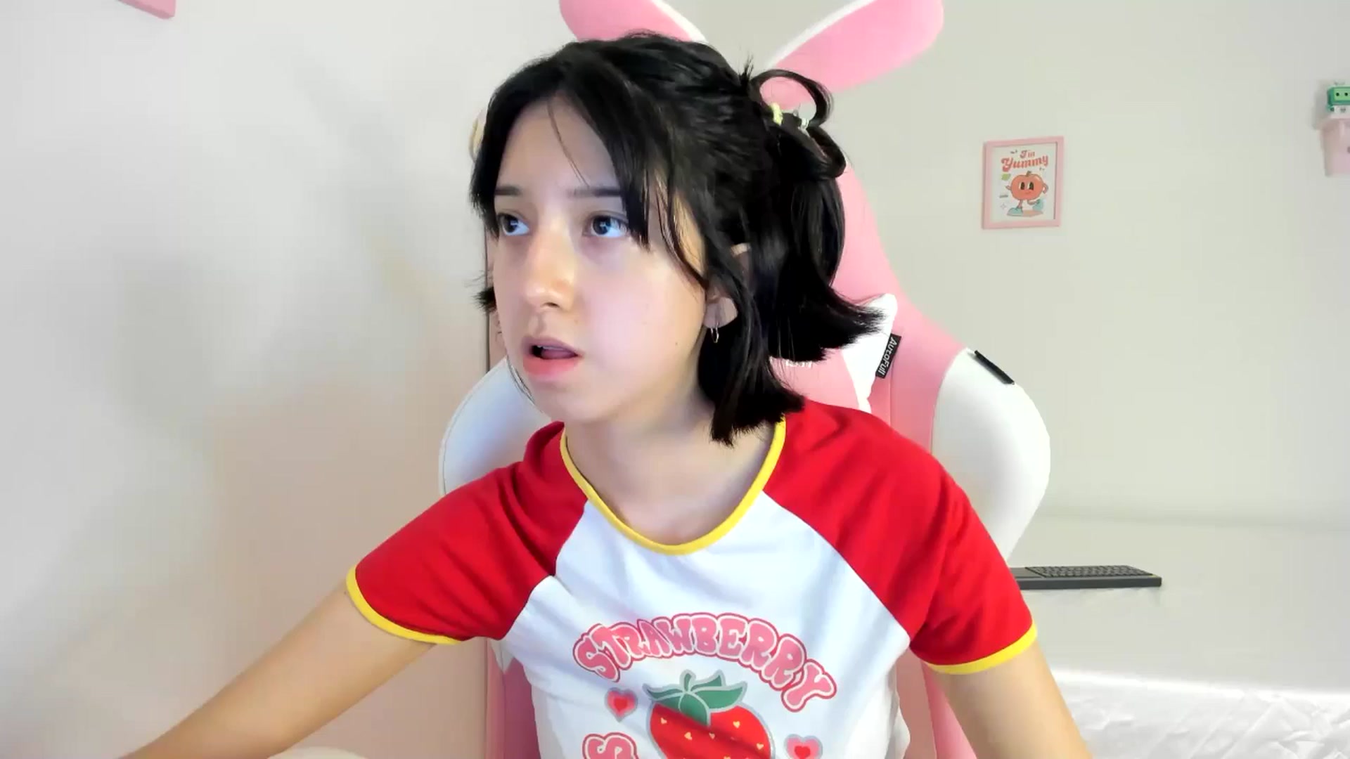 Gallery image thumbnail from Cherrycute666's myfreecams stream on, 06/23/2024, 05:10 image 20 of 20