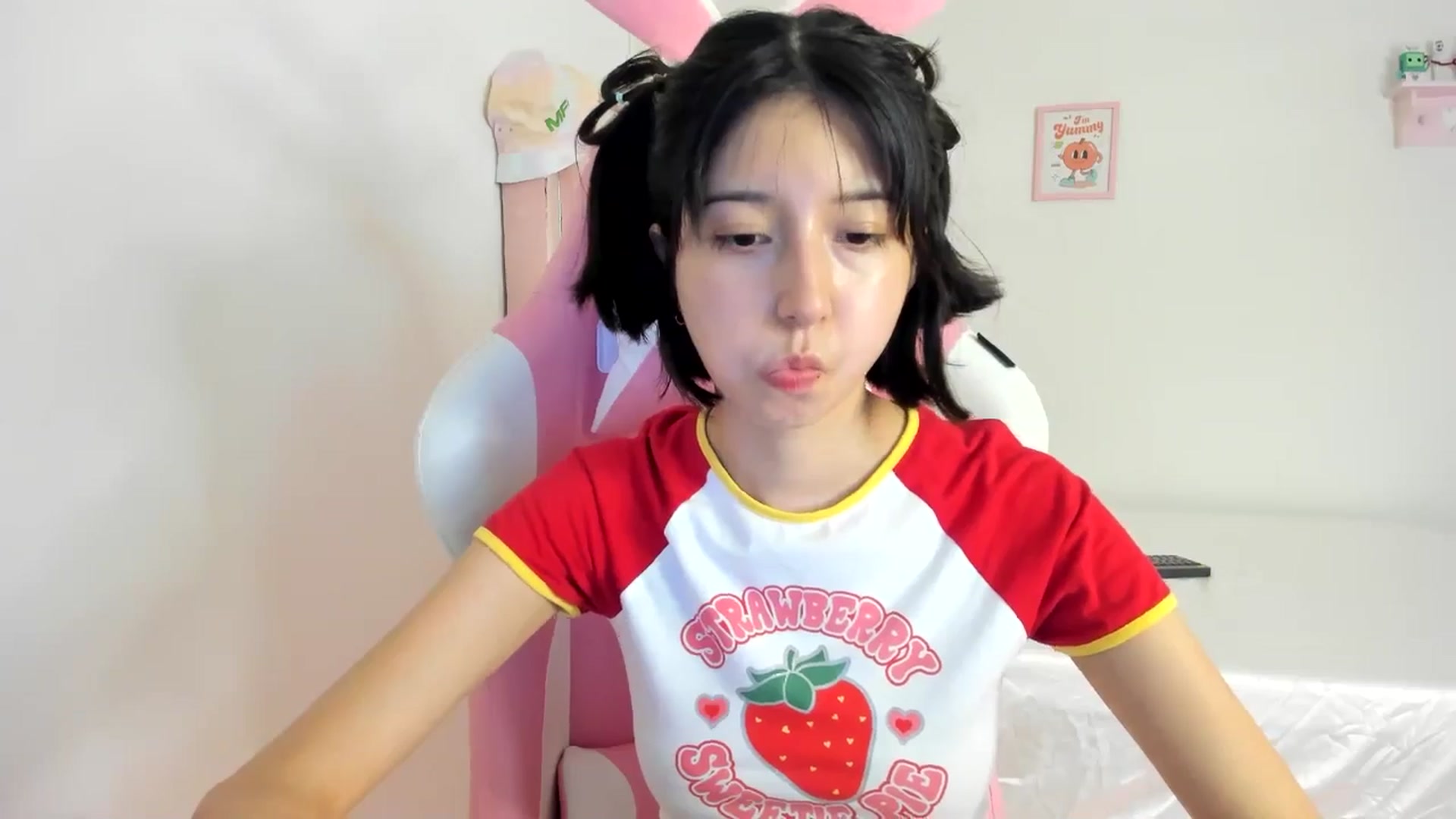 Gallery image thumbnail from Cherrycute666's myfreecams stream on, 06/23/2024, 05:10 image 12 of 20