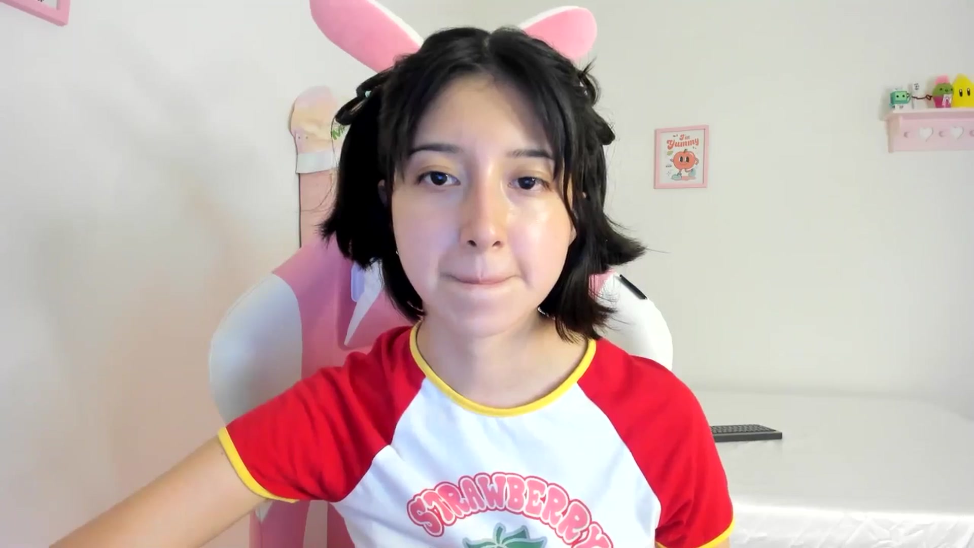 Gallery image thumbnail from Cherrycute666's myfreecams stream on, 06/23/2024, 06:37 image 4 of 20