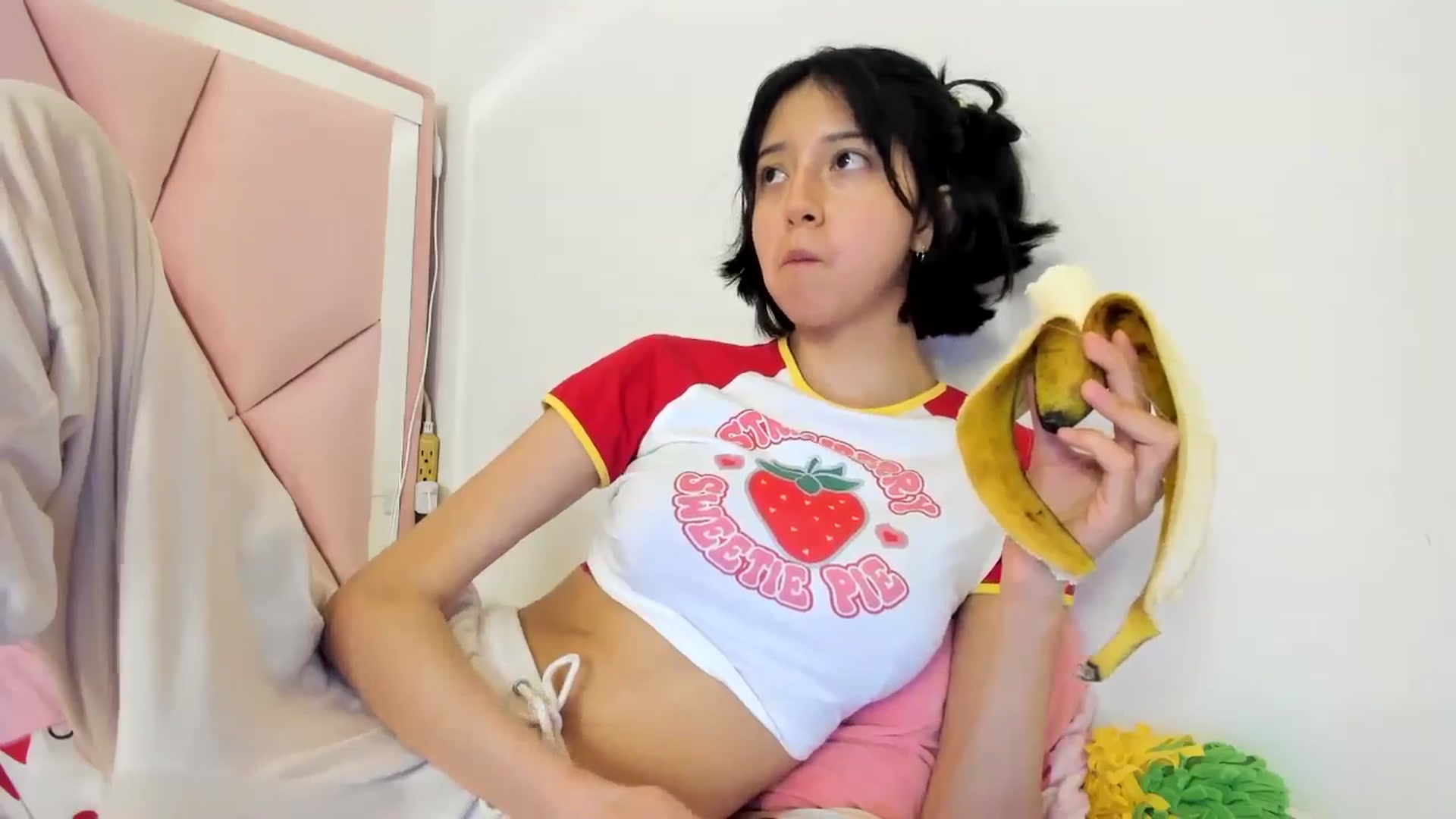 Gallery image thumbnail from Cherrycute666's myfreecams stream on, 06/23/2024, 10:45 image 15 of 20