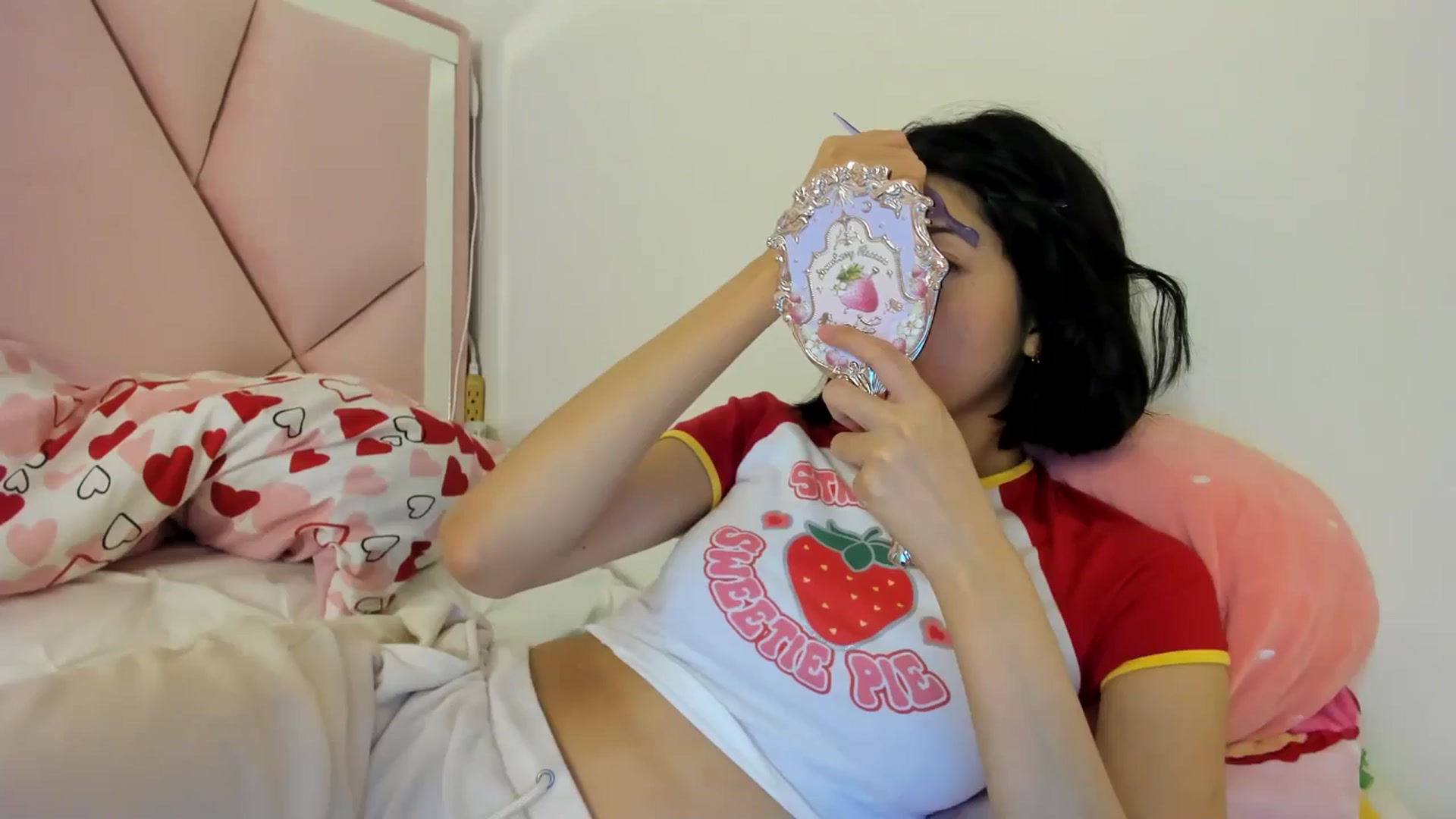 Gallery image thumbnail from Cherrycute666's myfreecams stream on, 06/23/2024, 12:24 image 3 of 20