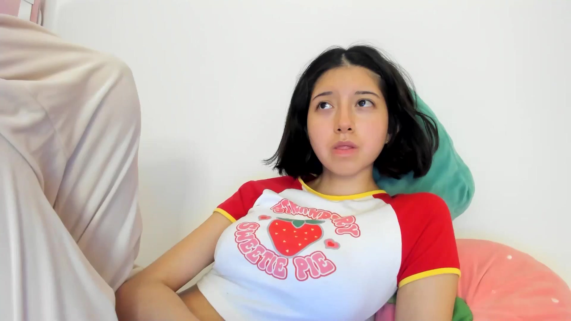 Gallery image thumbnail from Cherrycute666's myfreecams stream on, 06/23/2024, 13:16 image 11 of 20
