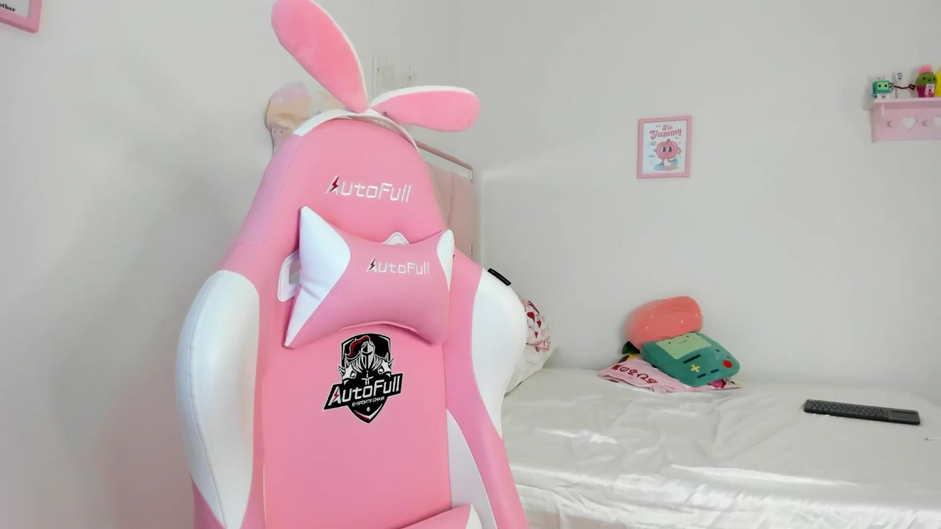 Gallery image thumbnail from Cherrycute666's myfreecams stream on, 06/23/2024, 23:37 image 14 of 20