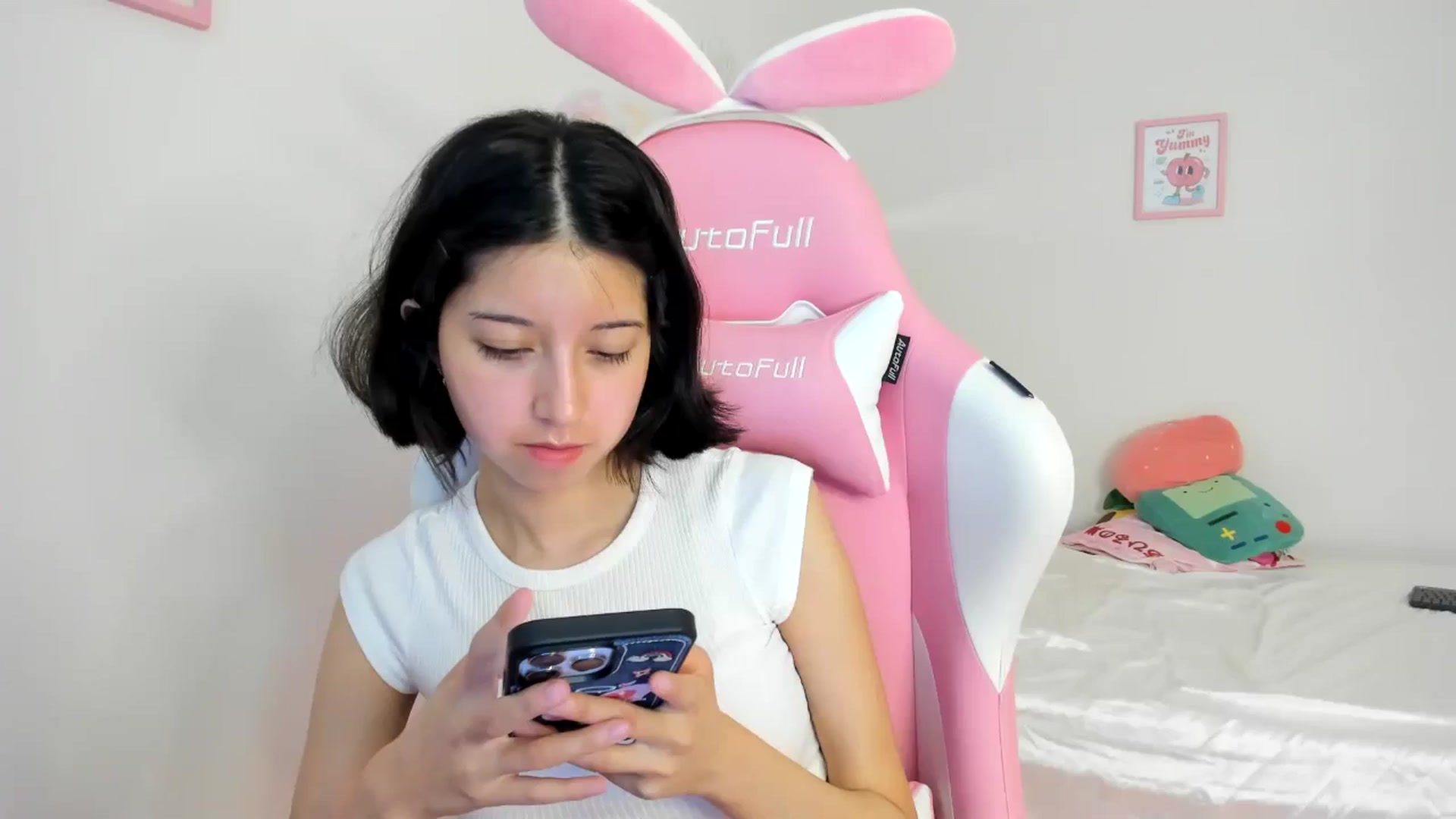 Gallery image thumbnail from Cherrycute666's myfreecams stream on, 06/23/2024, 23:37 image 20 of 20