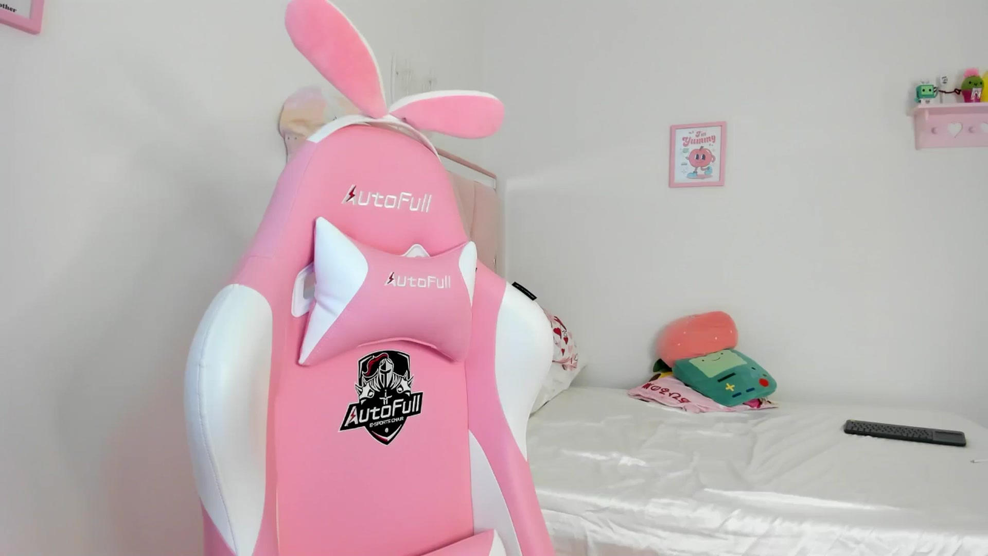 Gallery image thumbnail from Cherrycute666's myfreecams stream on, 06/23/2024, 23:37 image 15 of 20