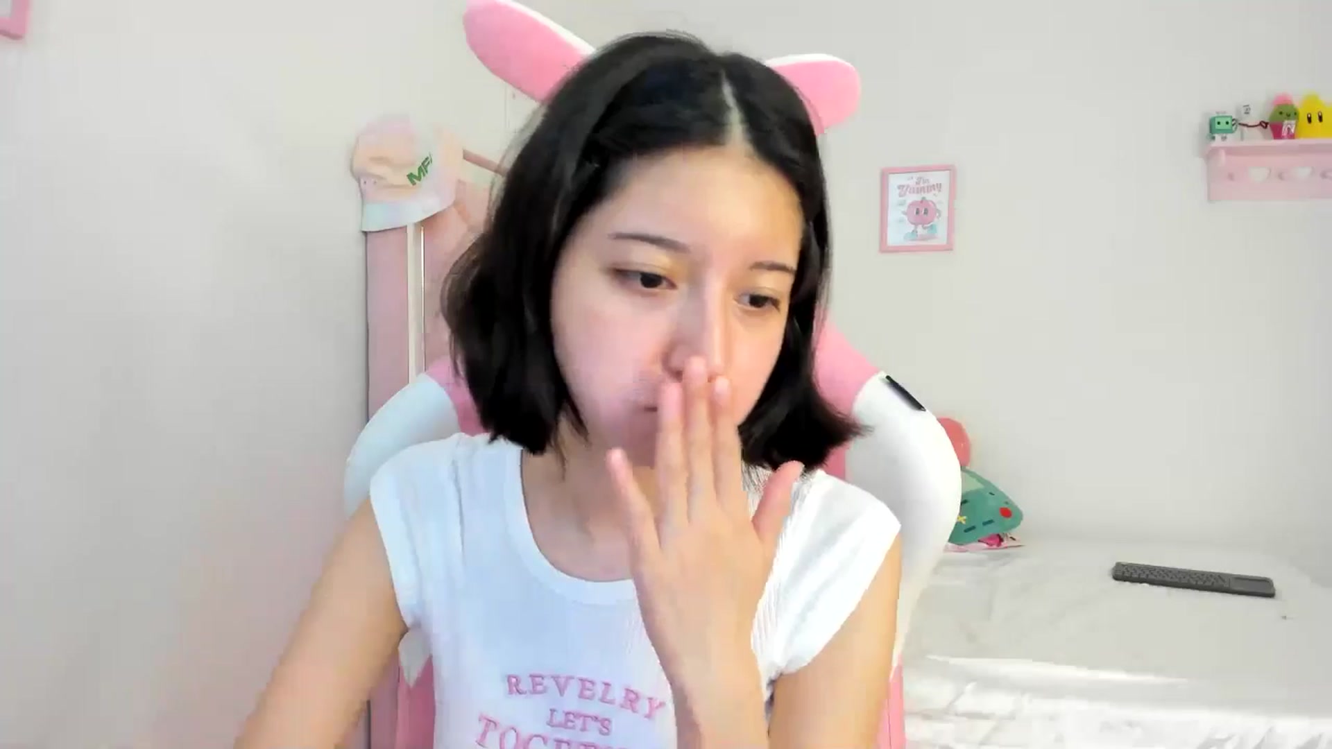 Gallery image thumbnail from Cherrycute666's myfreecams stream on, 06/23/2024, 23:37 image 8 of 20