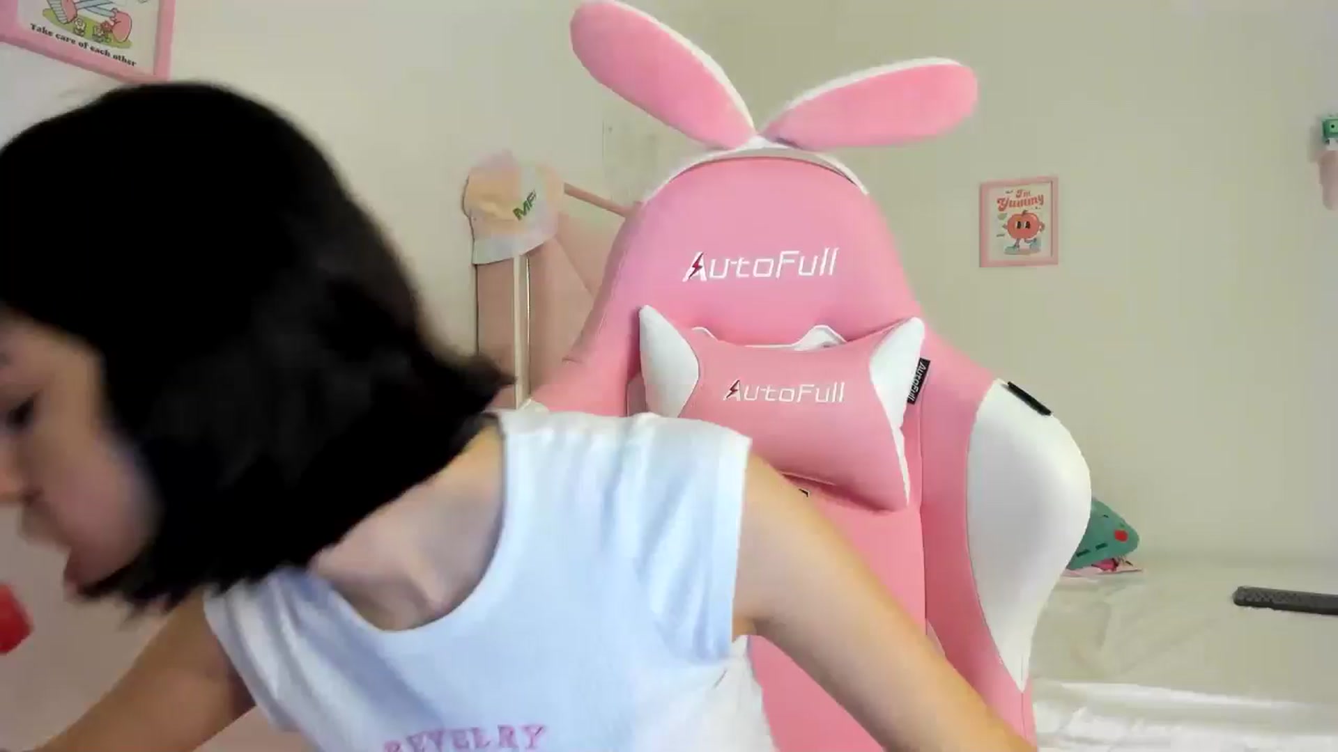Gallery image thumbnail from Cherrycute666's myfreecams stream on, 06/24/2024, 05:07 image 1 of 20