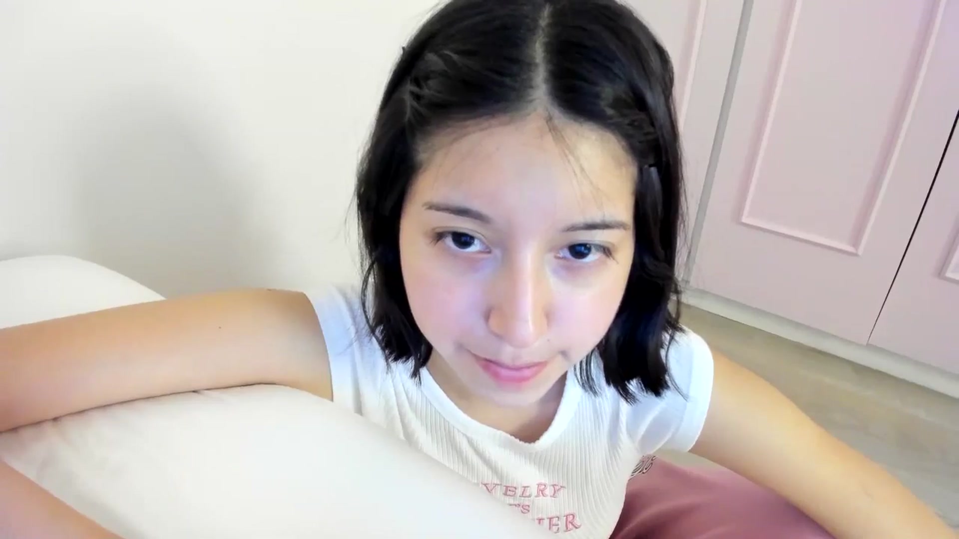 Gallery image thumbnail from Cherrycute666's myfreecams stream on, 06/24/2024, 06:41 image 16 of 20