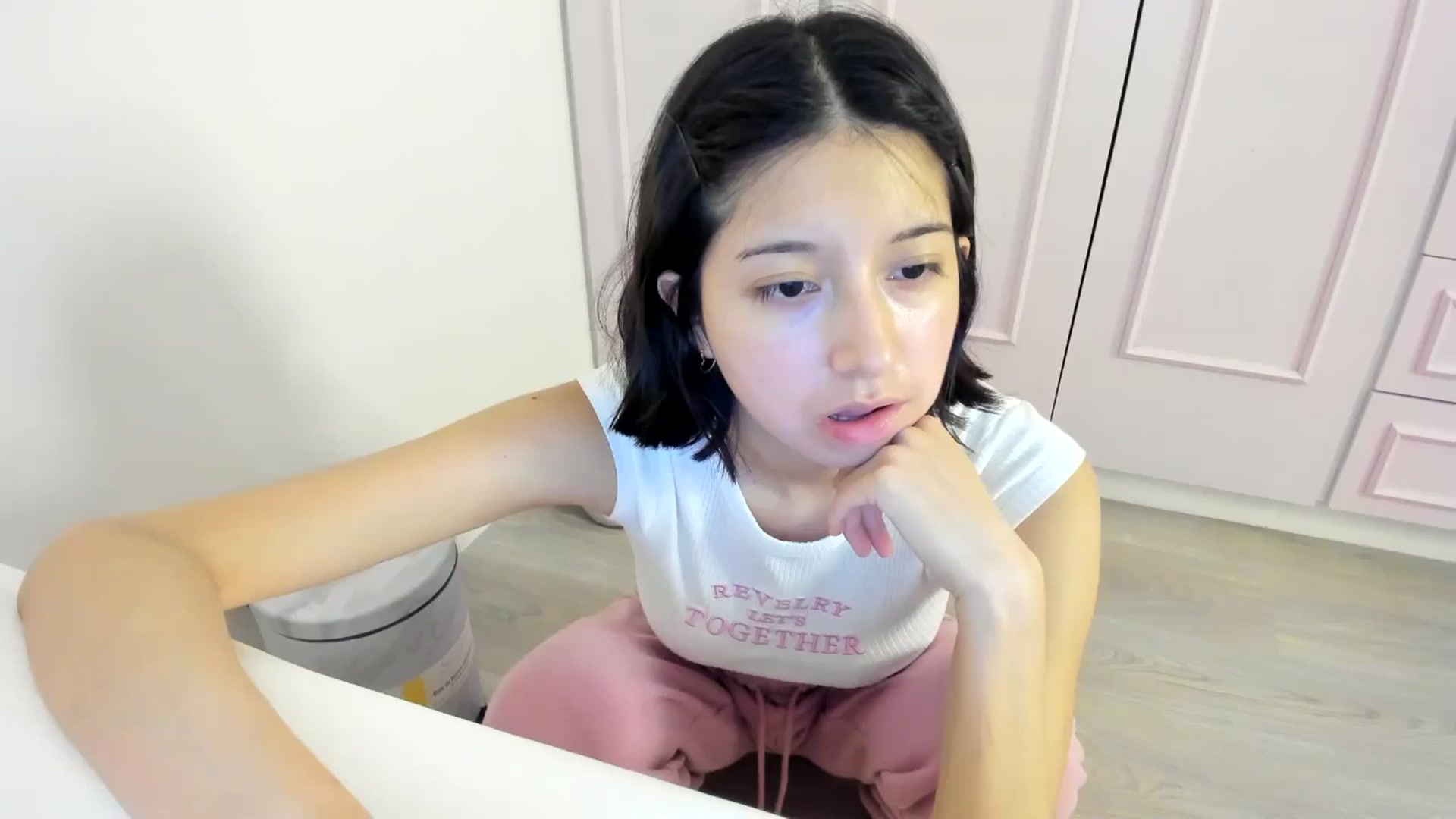 Gallery image thumbnail from Cherrycute666's myfreecams stream on, 06/24/2024, 06:41 image 14 of 20