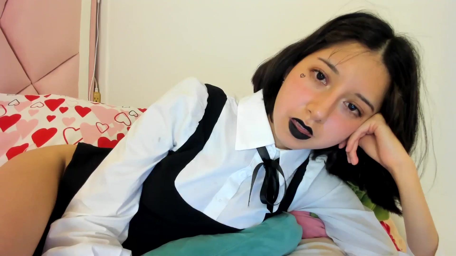 Gallery image thumbnail from Cherrycute666's myfreecams stream on, 06/25/2024, 04:11 image 17 of 20