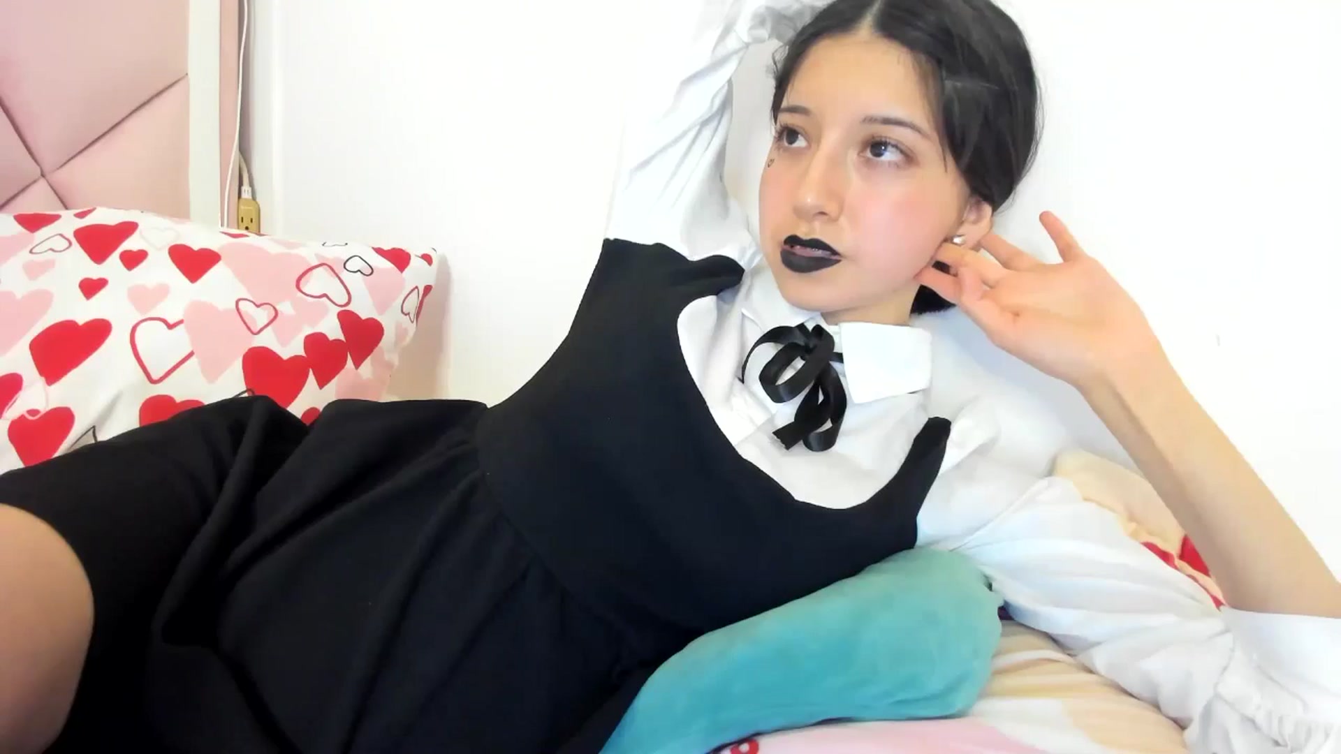 Gallery image thumbnail from Cherrycute666's myfreecams stream on, 06/25/2024, 04:11 image 10 of 20
