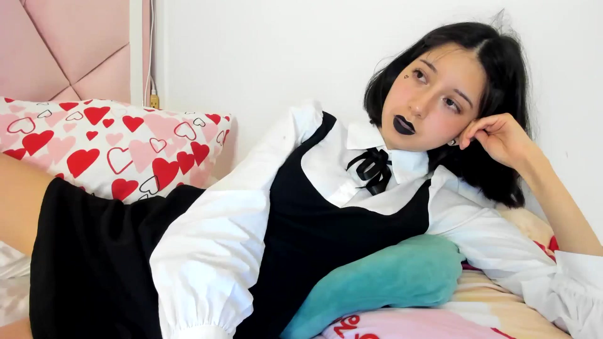 Gallery image thumbnail from Cherrycute666's myfreecams stream on, 06/25/2024, 04:11 image 9 of 20