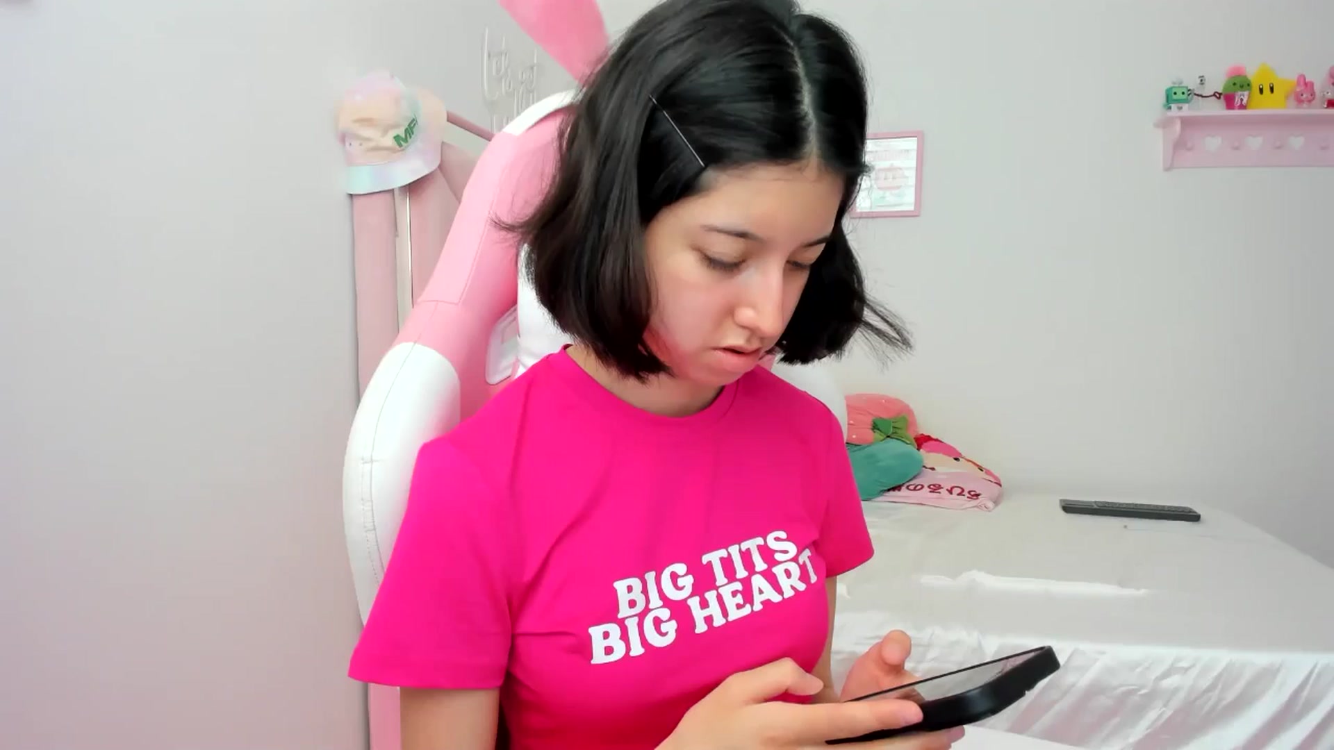 Gallery image thumbnail from Cherrycute666's myfreecams stream on, 06/25/2024, 20:58 image 2 of 20