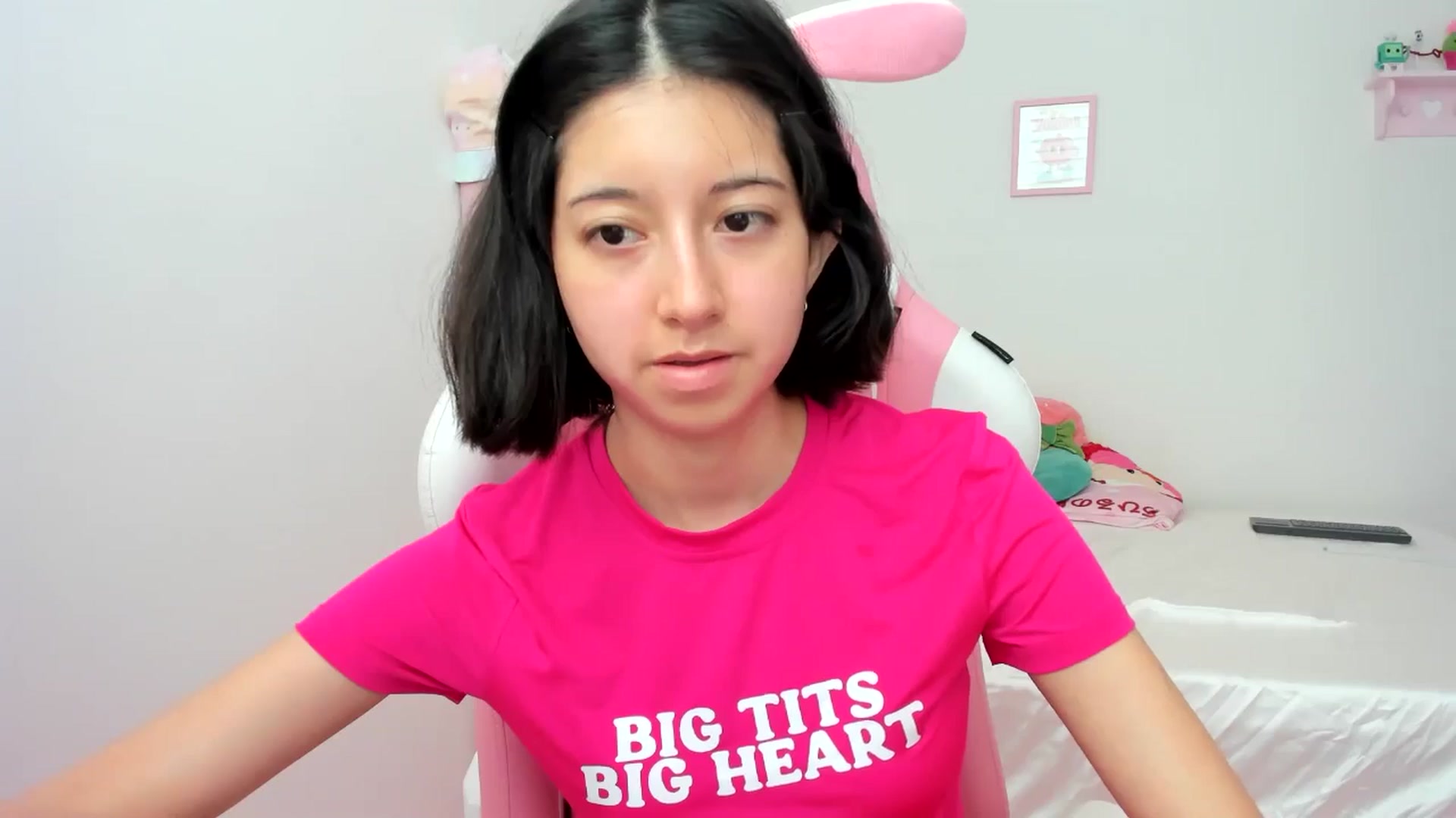 Gallery image thumbnail from Cherrycute666's myfreecams stream on, 06/25/2024, 20:58 image 5 of 20