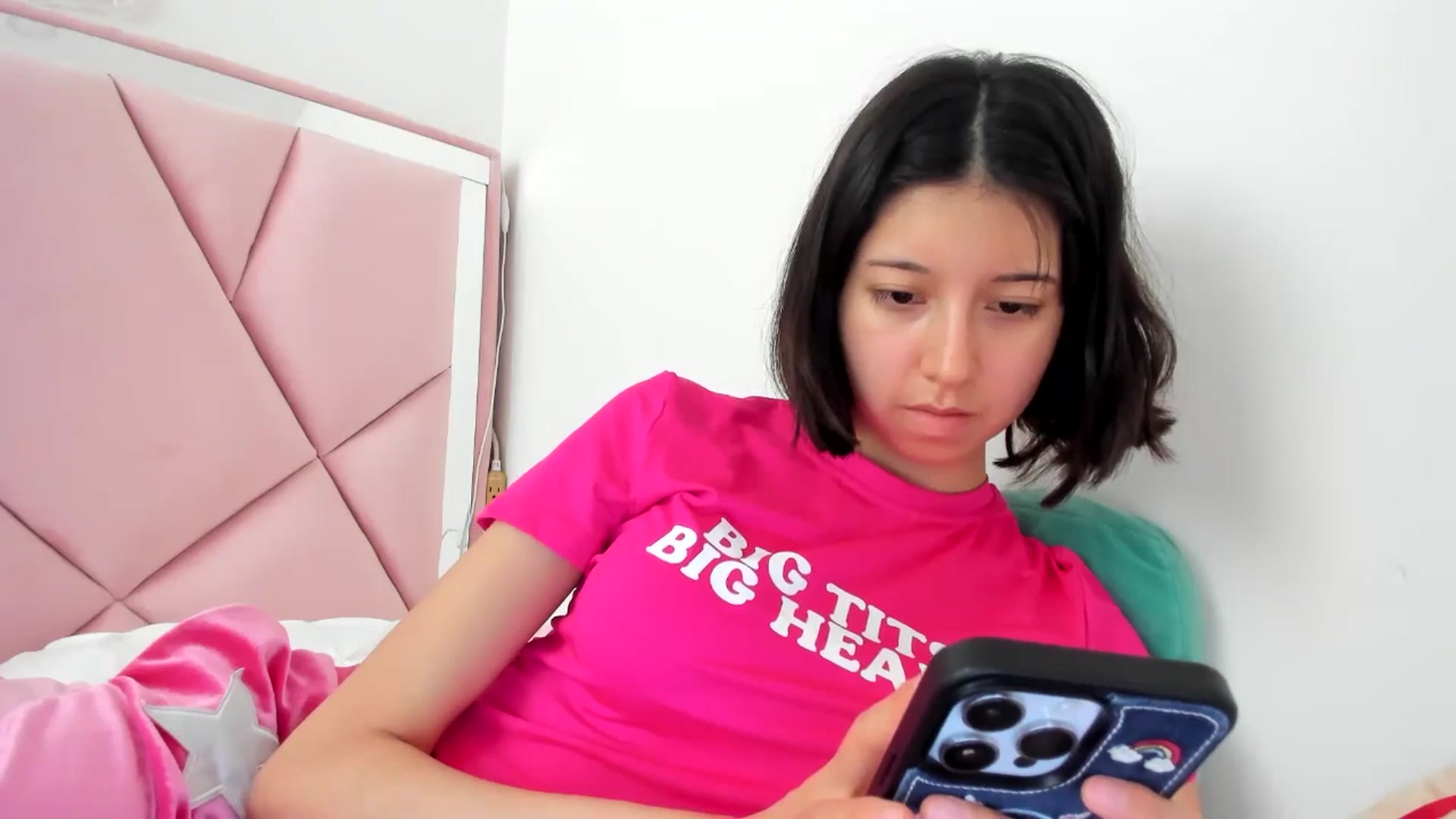 Gallery image thumbnail from Cherrycute666's myfreecams stream on, 06/25/2024, 22:46 image 2 of 20