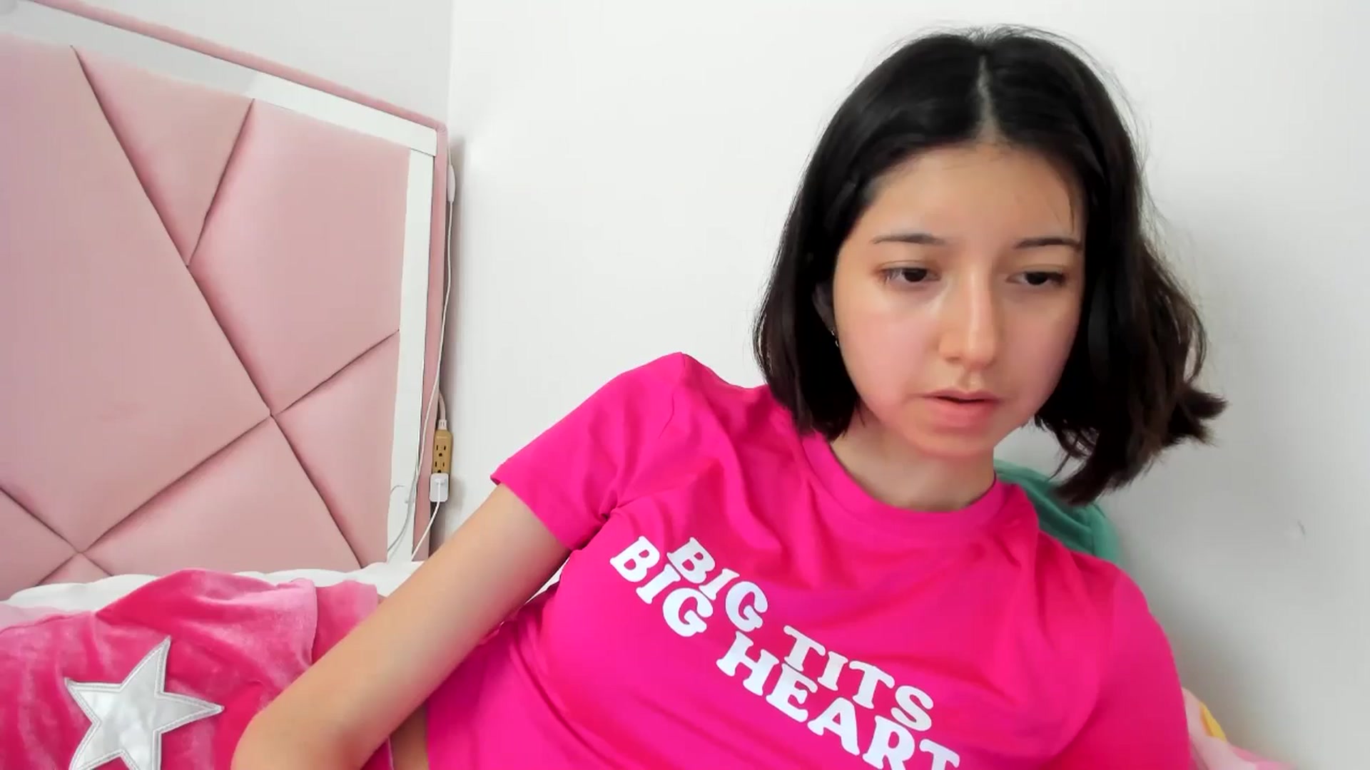 Gallery image thumbnail from Cherrycute666's myfreecams stream on, 06/25/2024, 22:46 image 8 of 20