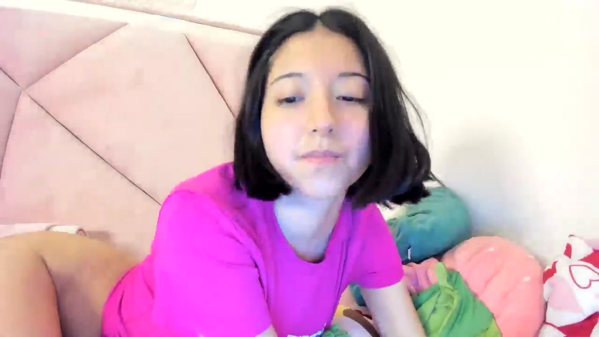 Gallery image thumbnail from Cherrycute666's myfreecams stream on, 06/26/2024, 01:36 image 7 of 20