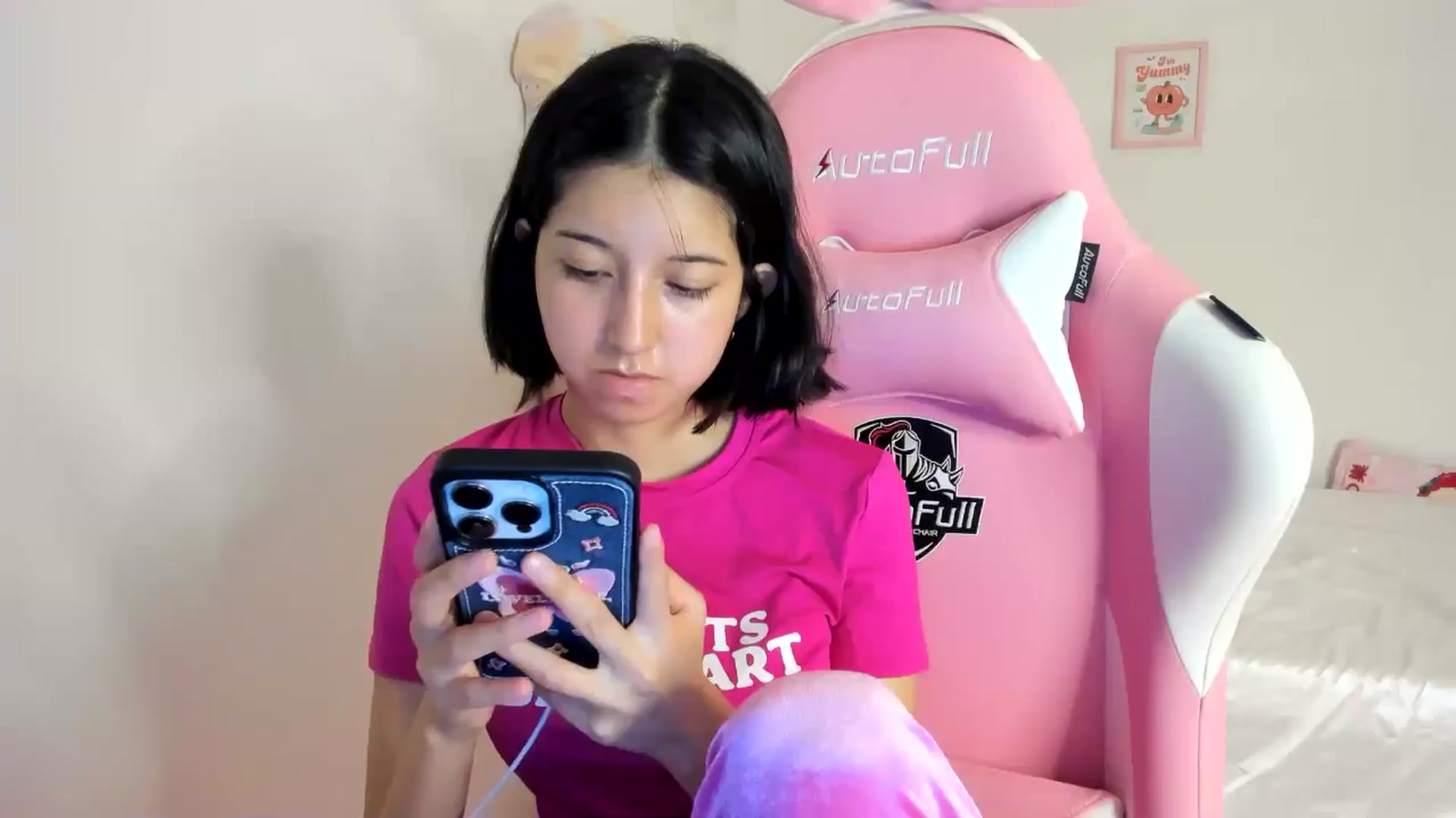 Gallery image thumbnail from Cherrycute666's myfreecams stream on, 06/26/2024, 03:19 image 12 of 20