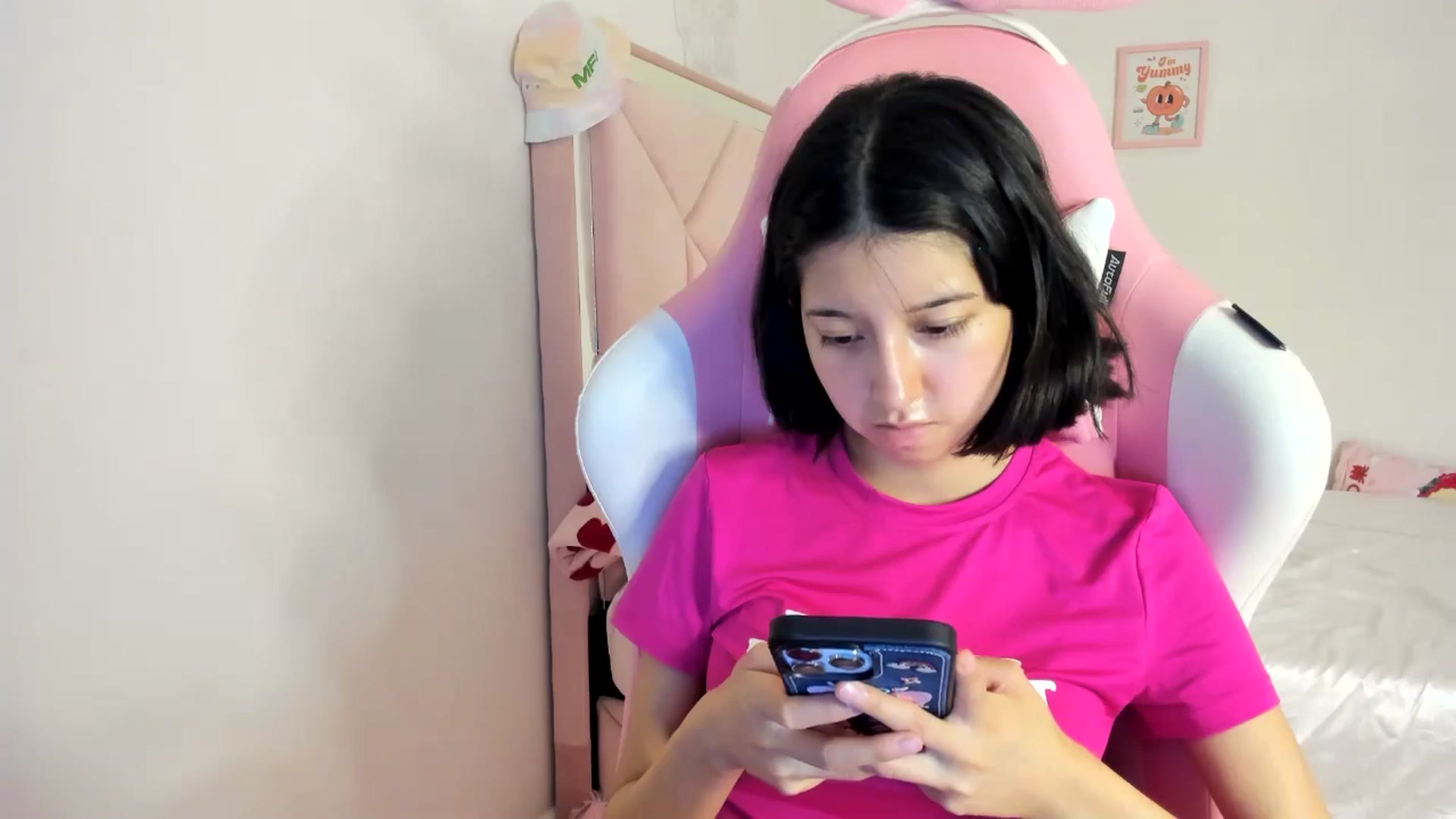 Gallery image thumbnail from Cherrycute666's myfreecams stream on, 06/26/2024, 03:19 image 14 of 20