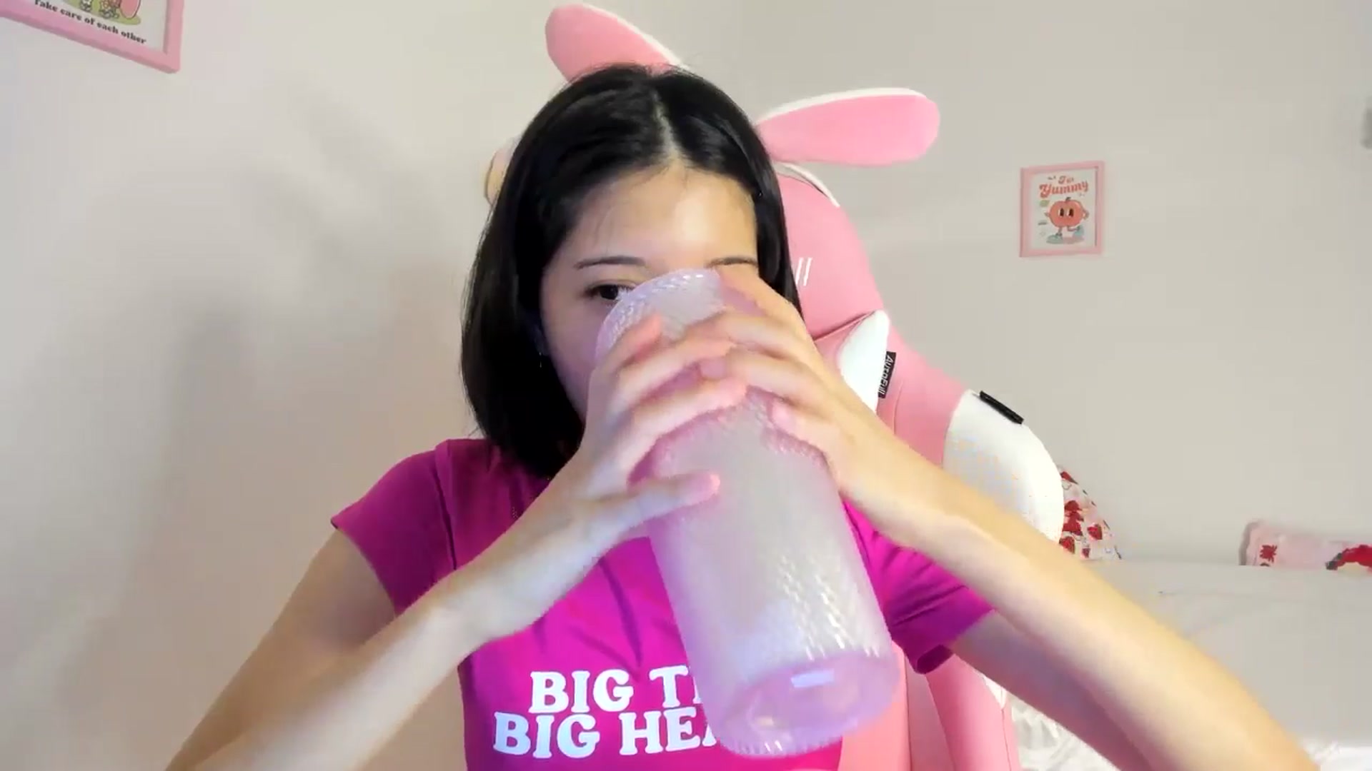 Gallery image thumbnail from Cherrycute666's myfreecams stream on, 06/26/2024, 06:56 image 9 of 20