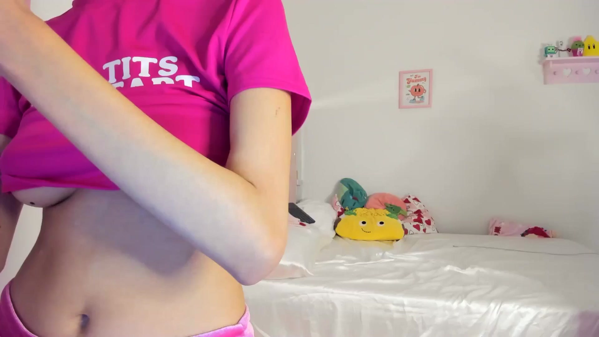 Gallery image thumbnail from Cherrycute666's myfreecams stream on, 06/26/2024, 06:56 image 3 of 20