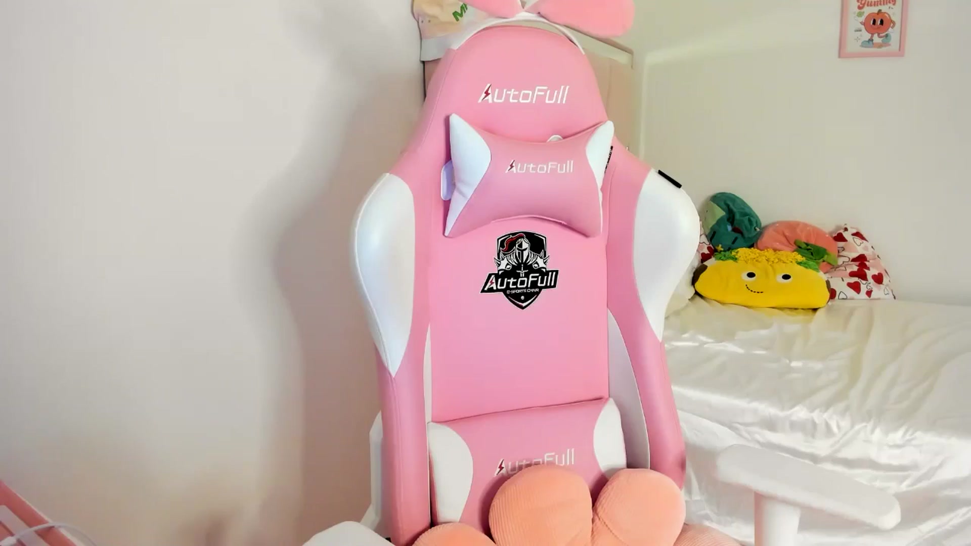 Gallery image thumbnail from Cherrycute666's myfreecams stream on, 06/26/2024, 06:56 image 20 of 20