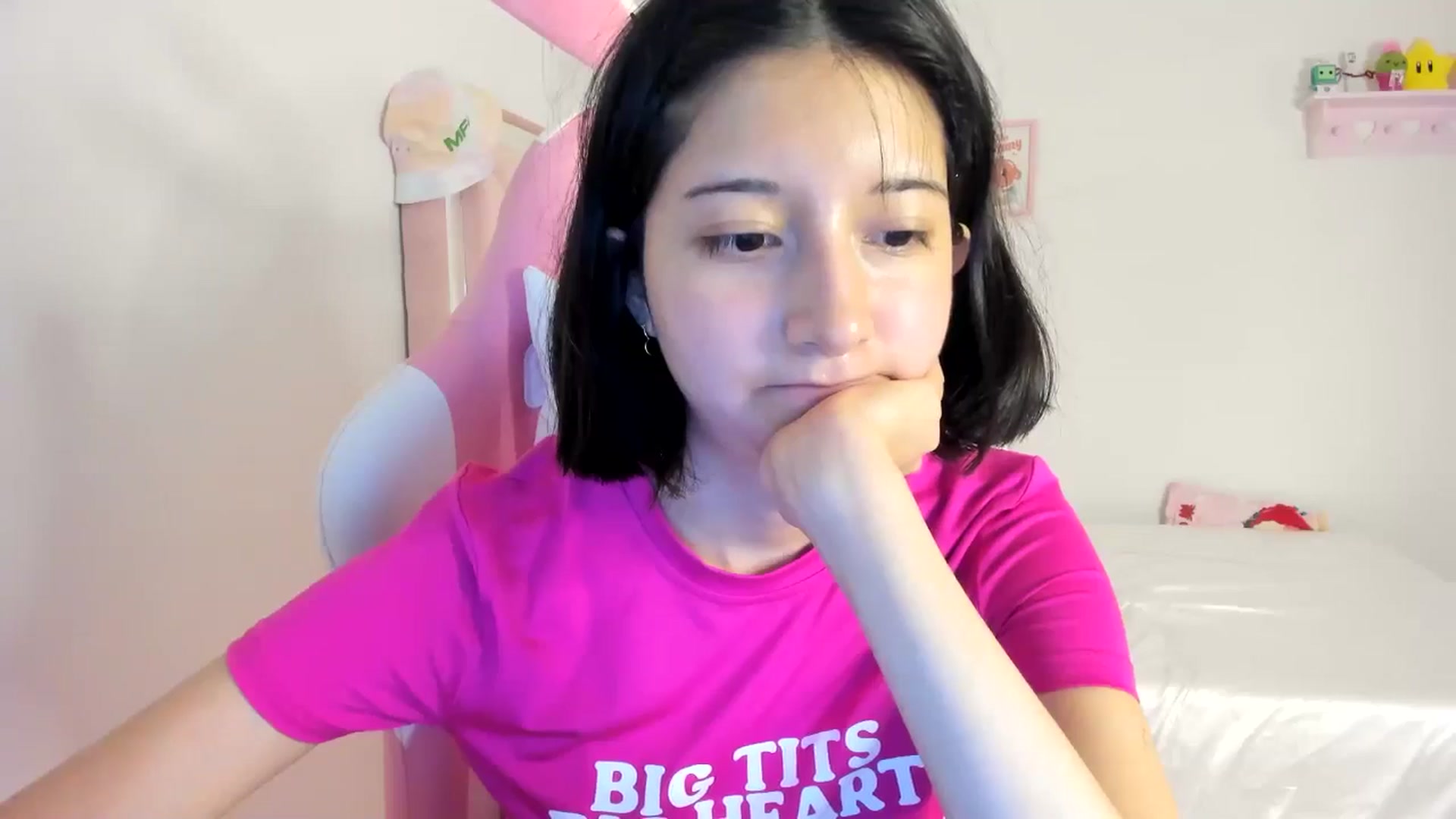Gallery image thumbnail from Cherrycute666's myfreecams stream on, 06/26/2024, 06:56 image 2 of 20