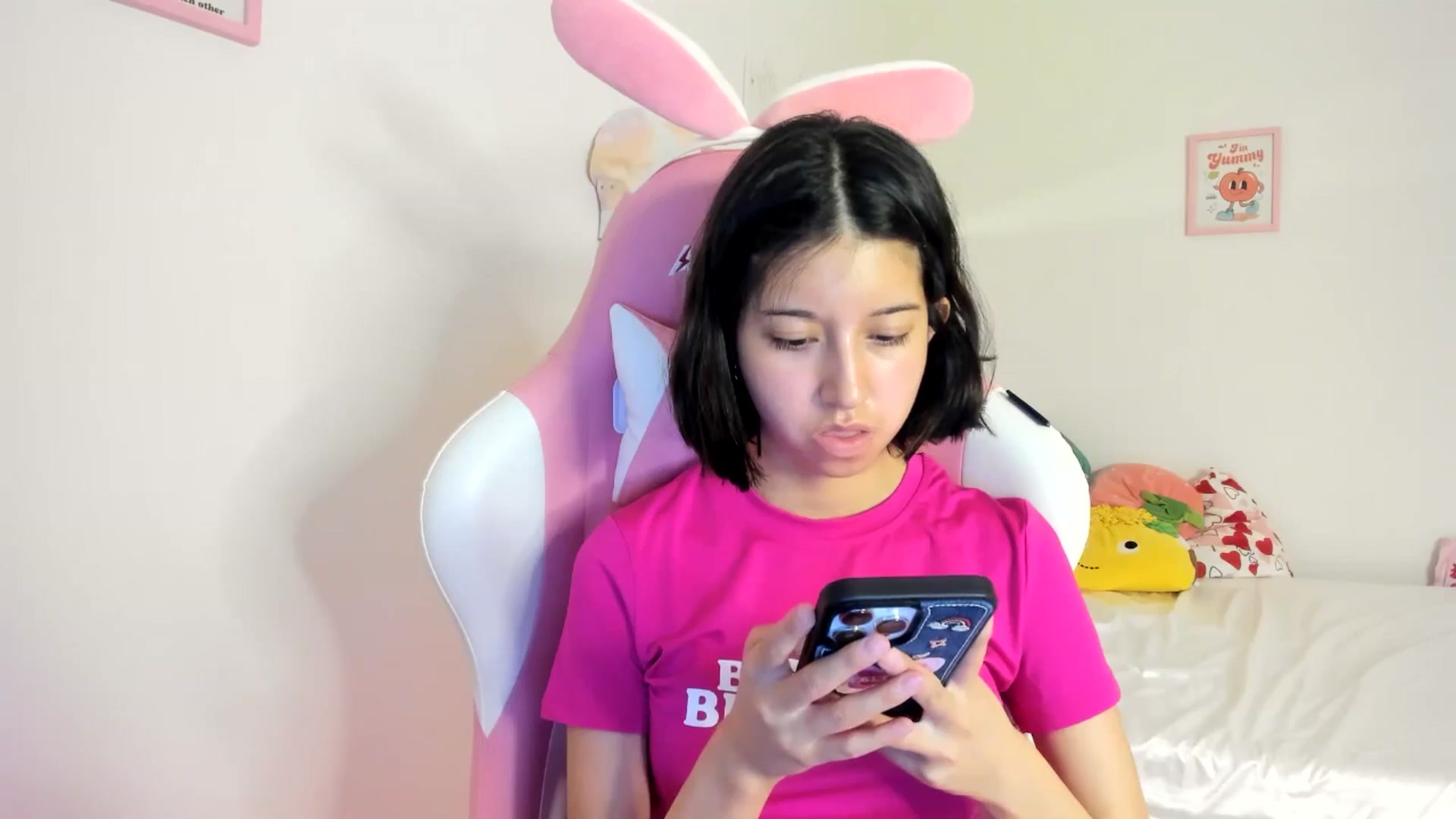 Gallery image thumbnail from Cherrycute666's myfreecams stream on, 06/26/2024, 06:56 image 13 of 20