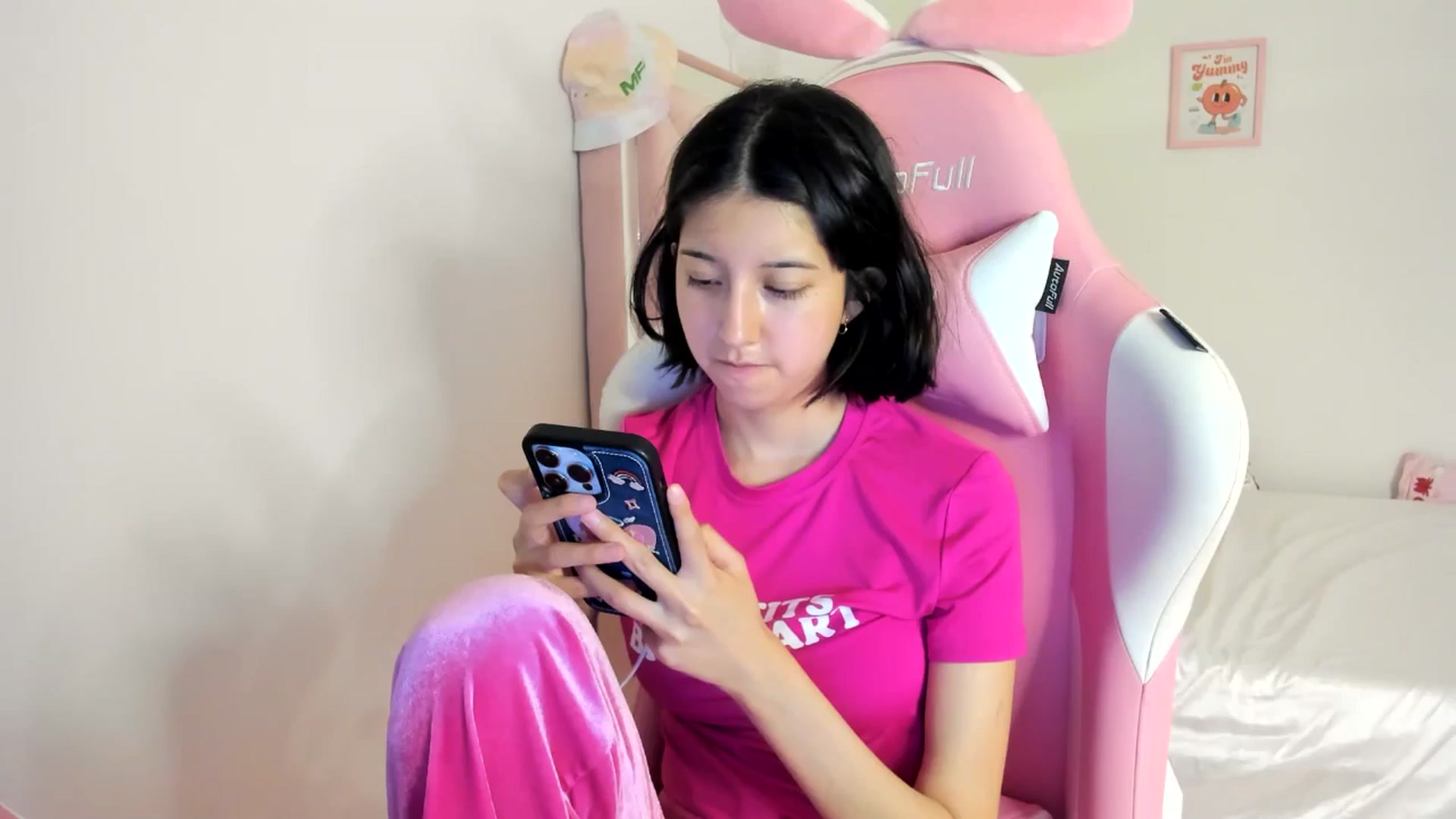 Gallery image thumbnail from Cherrycute666's myfreecams stream on, 06/26/2024, 06:56 image 18 of 20