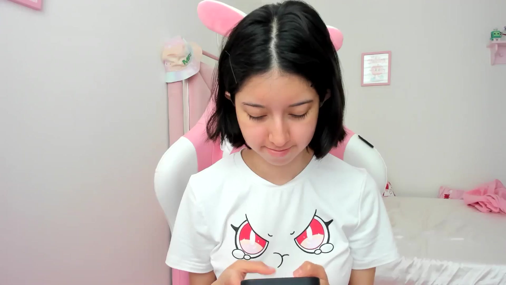 Gallery image thumbnail from Cherrycute666's myfreecams stream on, 06/26/2024, 18:39 image 2 of 20