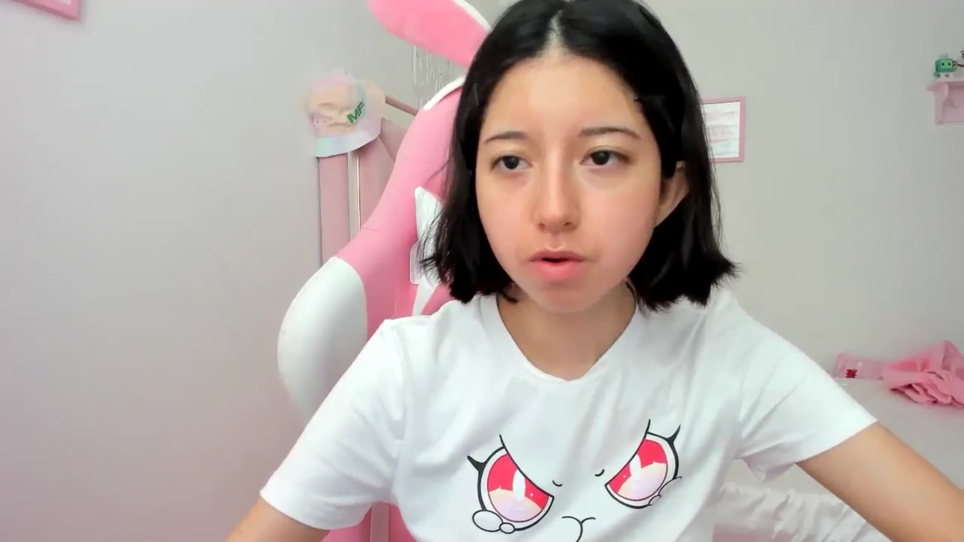 Gallery image thumbnail from Cherrycute666's myfreecams stream on, 06/26/2024, 18:39 image 17 of 20