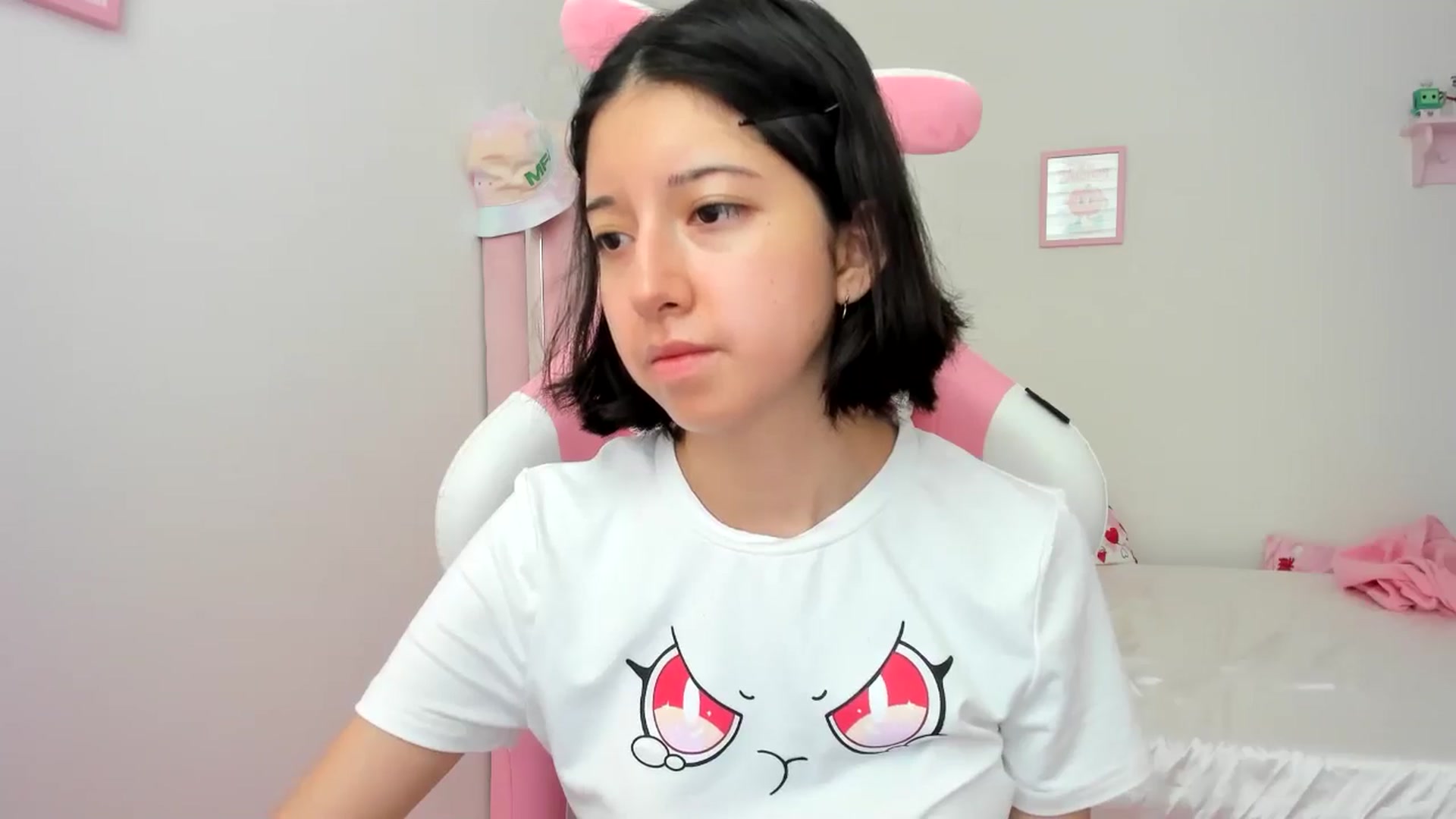 Gallery image thumbnail from Cherrycute666's myfreecams stream on, 06/26/2024, 18:39 image 11 of 20