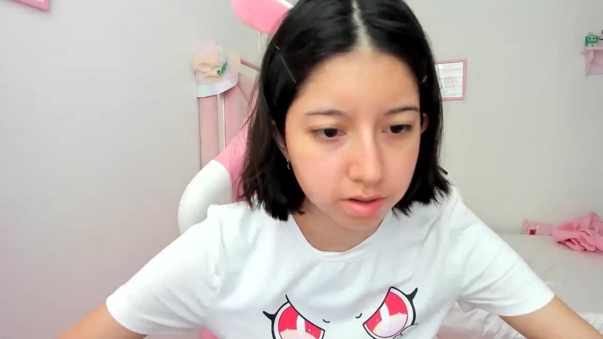 Gallery image thumbnail from Cherrycute666's myfreecams stream on, 06/26/2024, 18:39 image 12 of 20