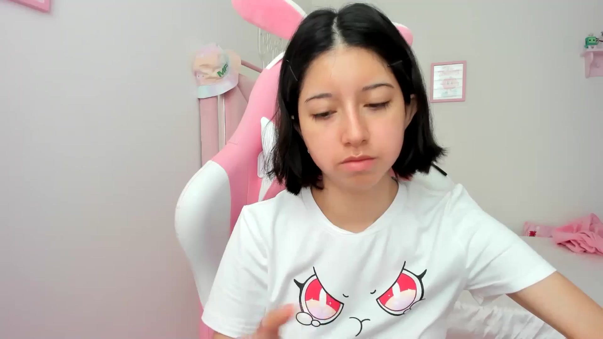 Gallery image thumbnail from Cherrycute666's myfreecams stream on, 06/26/2024, 18:39 image 18 of 20