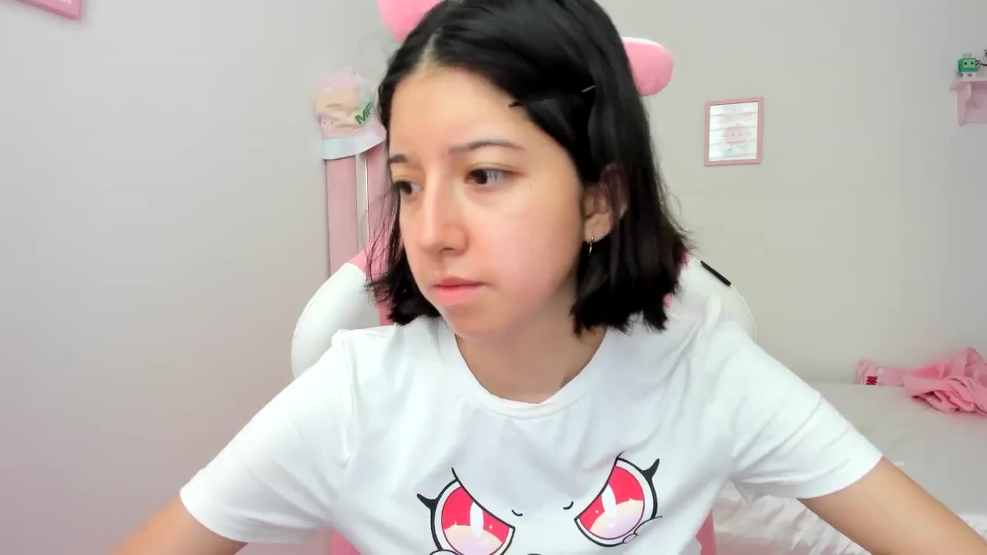 Gallery image thumbnail from Cherrycute666's myfreecams stream on, 06/26/2024, 18:39 image 13 of 20