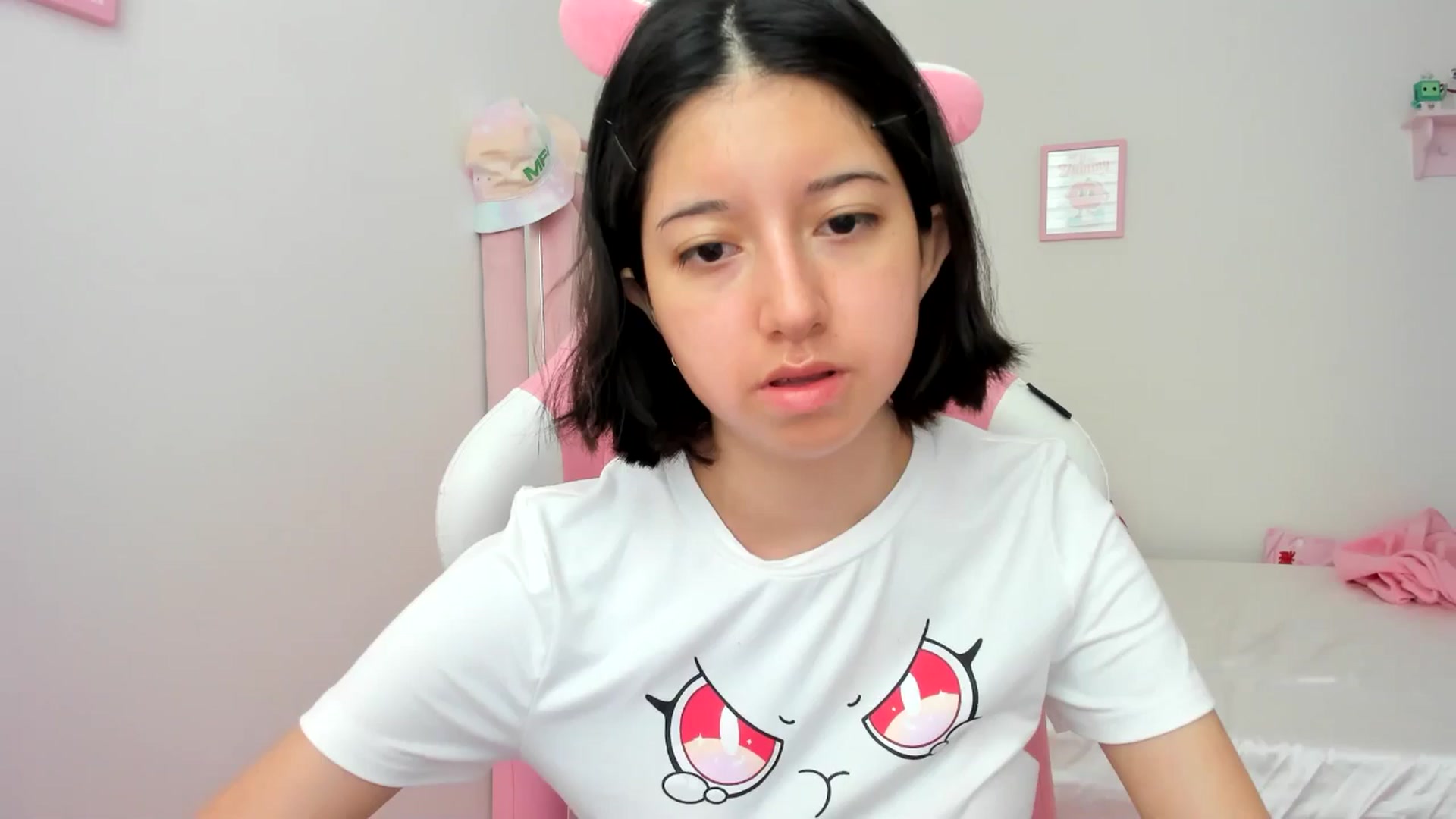 Gallery image thumbnail from Cherrycute666's myfreecams stream on, 06/26/2024, 18:39 image 9 of 20