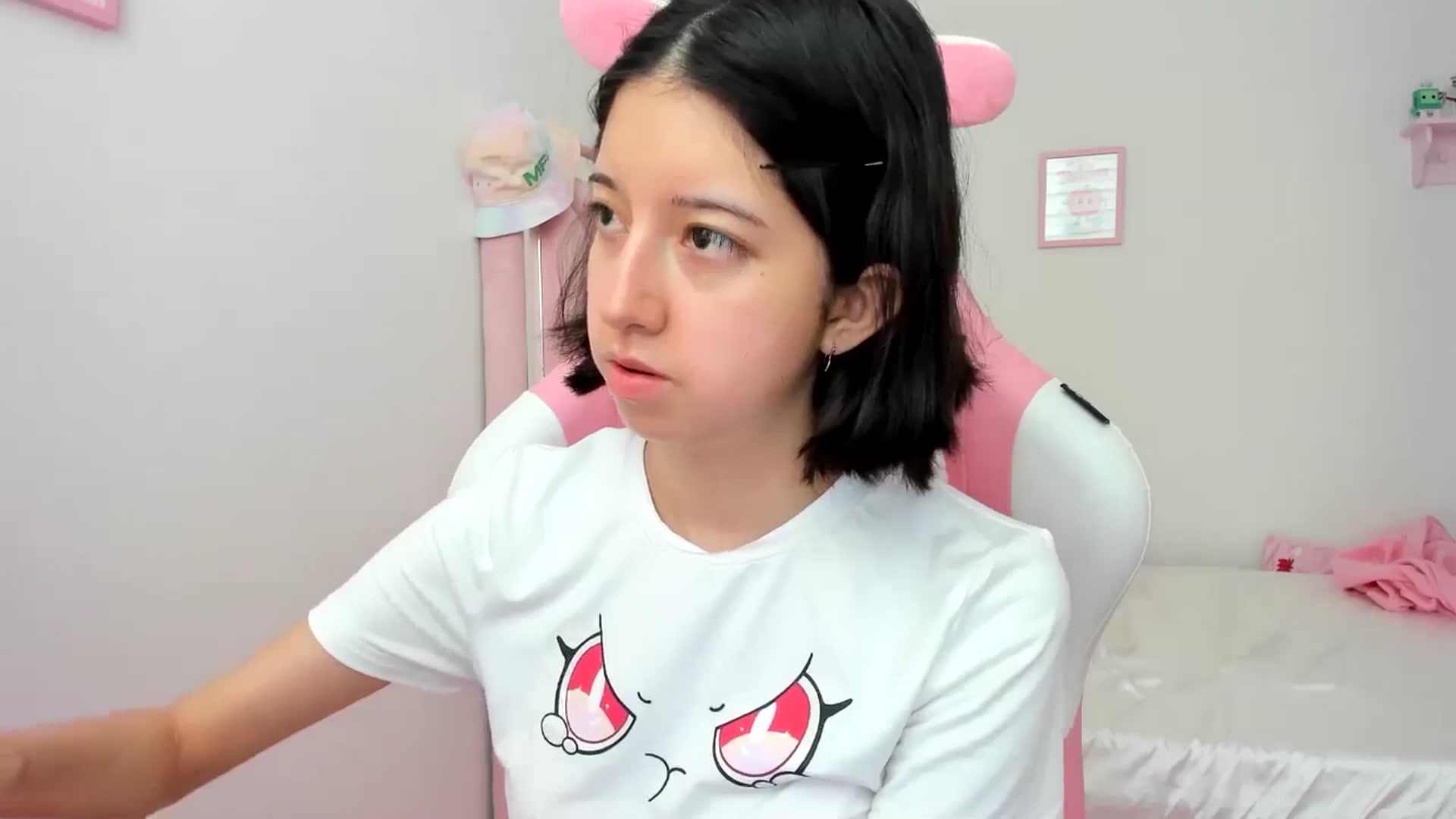 Gallery image thumbnail from Cherrycute666's myfreecams stream on, 06/26/2024, 18:39 image 19 of 20