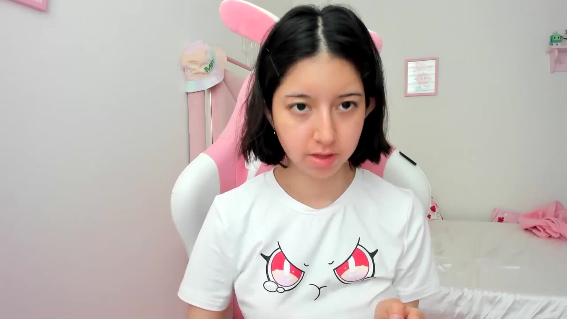 Gallery image thumbnail from Cherrycute666's myfreecams stream on, 06/26/2024, 18:39 image 7 of 20