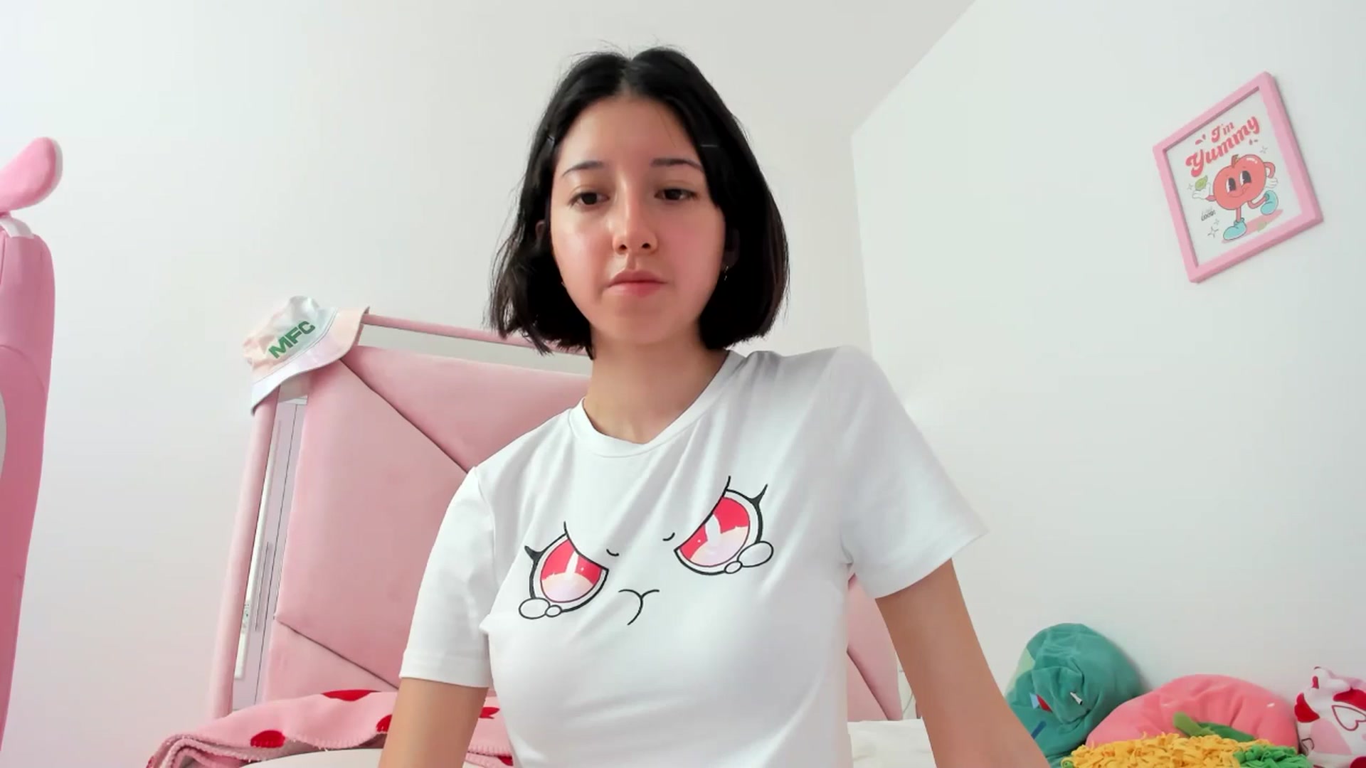 Gallery image thumbnail from Cherrycute666's myfreecams stream on, 06/26/2024, 19:43 image 4 of 20