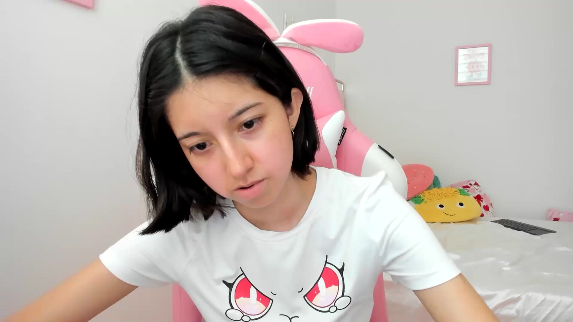 Gallery image thumbnail from Cherrycute666's myfreecams stream on, 06/26/2024, 23:50 image 18 of 20