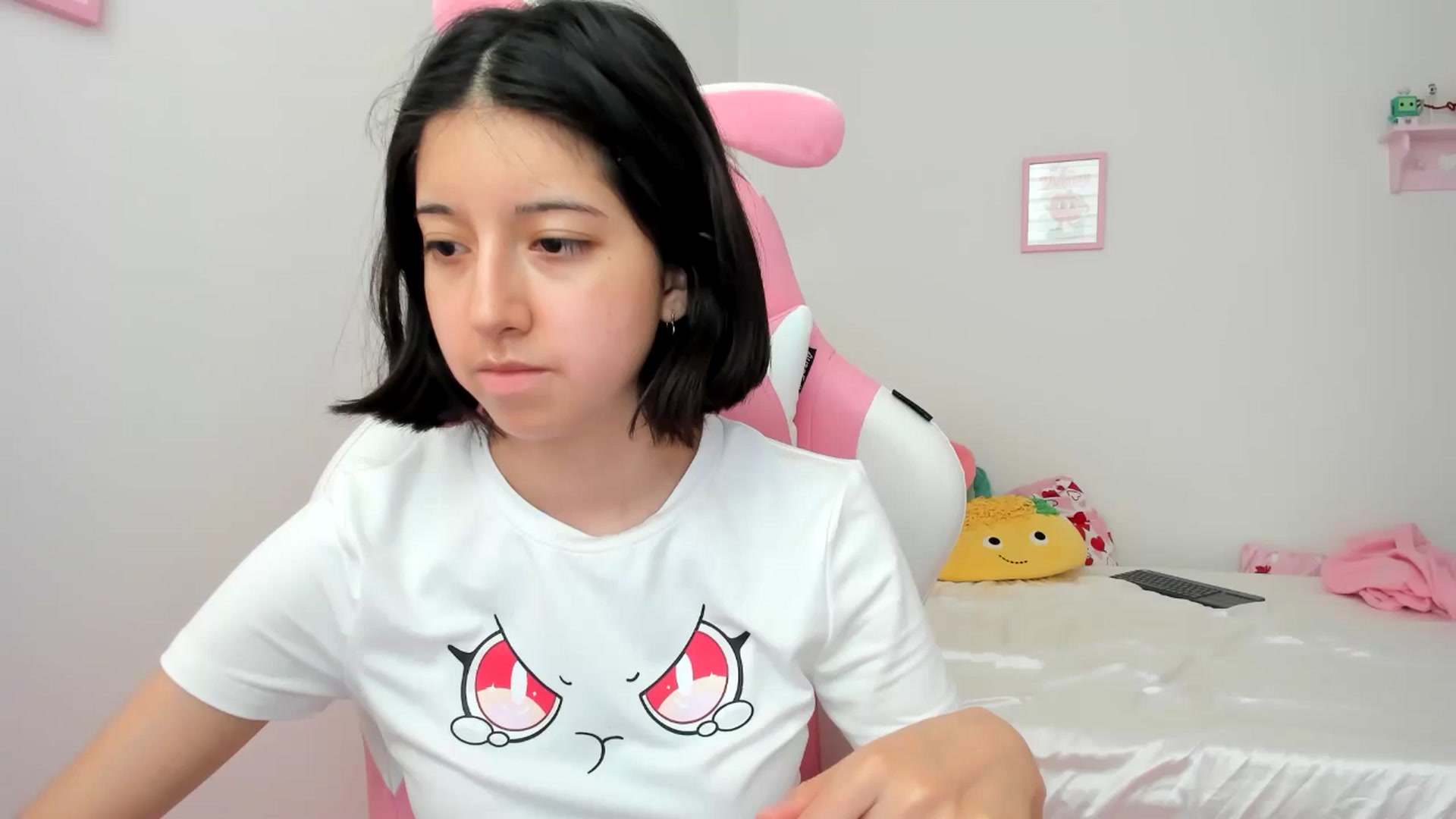 Gallery image thumbnail from Cherrycute666's myfreecams stream on, 06/26/2024, 23:50 image 6 of 20