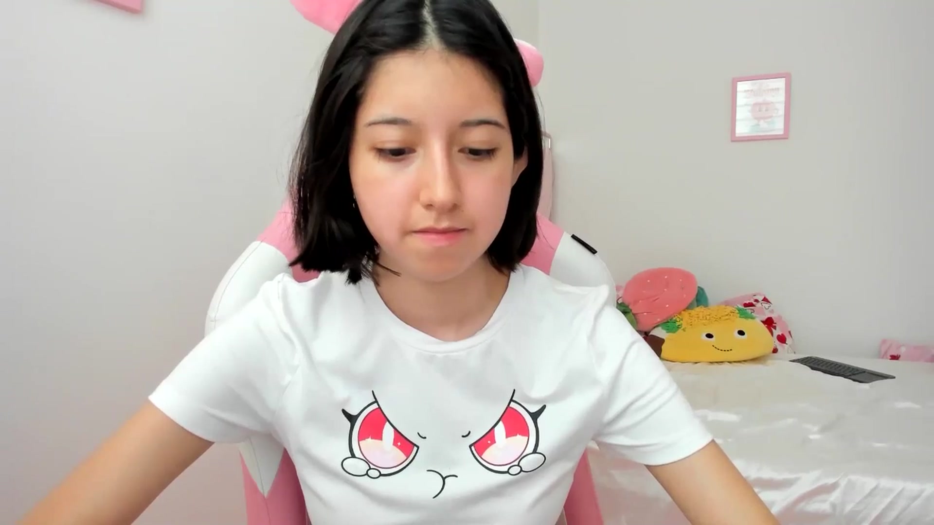 Gallery image thumbnail from Cherrycute666's myfreecams stream on, 06/26/2024, 23:50 image 13 of 20