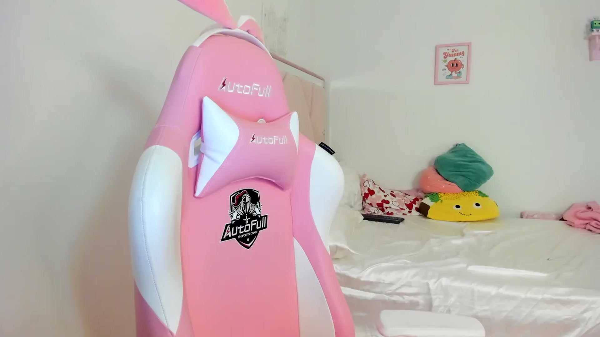Gallery image thumbnail from Cherrycute666's myfreecams stream on, 06/27/2024, 05:35 image 7 of 20