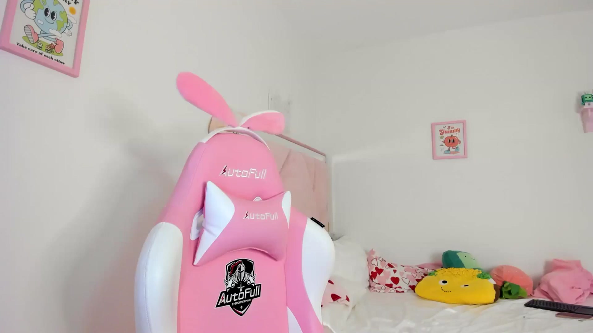 Gallery image thumbnail from Cherrycute666's myfreecams stream on, 06/27/2024, 07:39 image 20 of 20