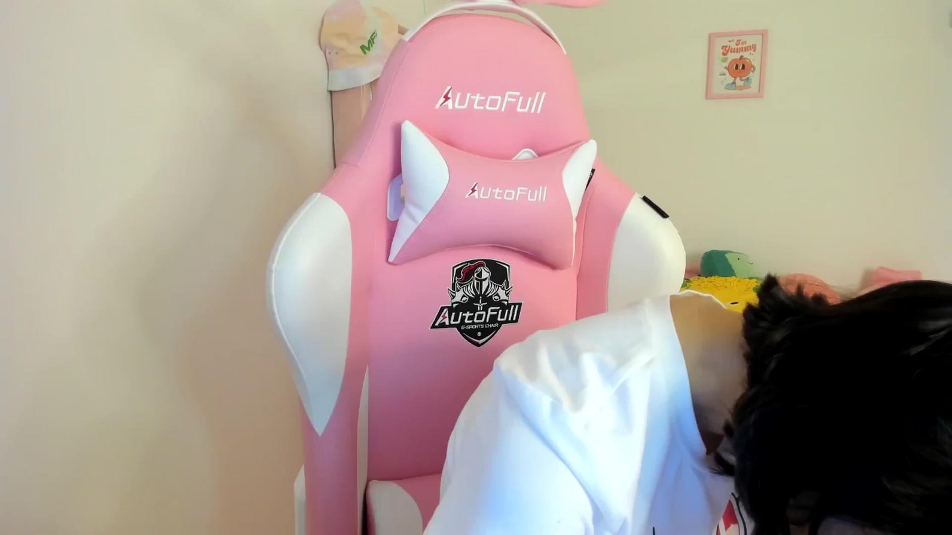 Gallery image thumbnail from Cherrycute666's myfreecams stream on, 06/27/2024, 07:39 image 12 of 20