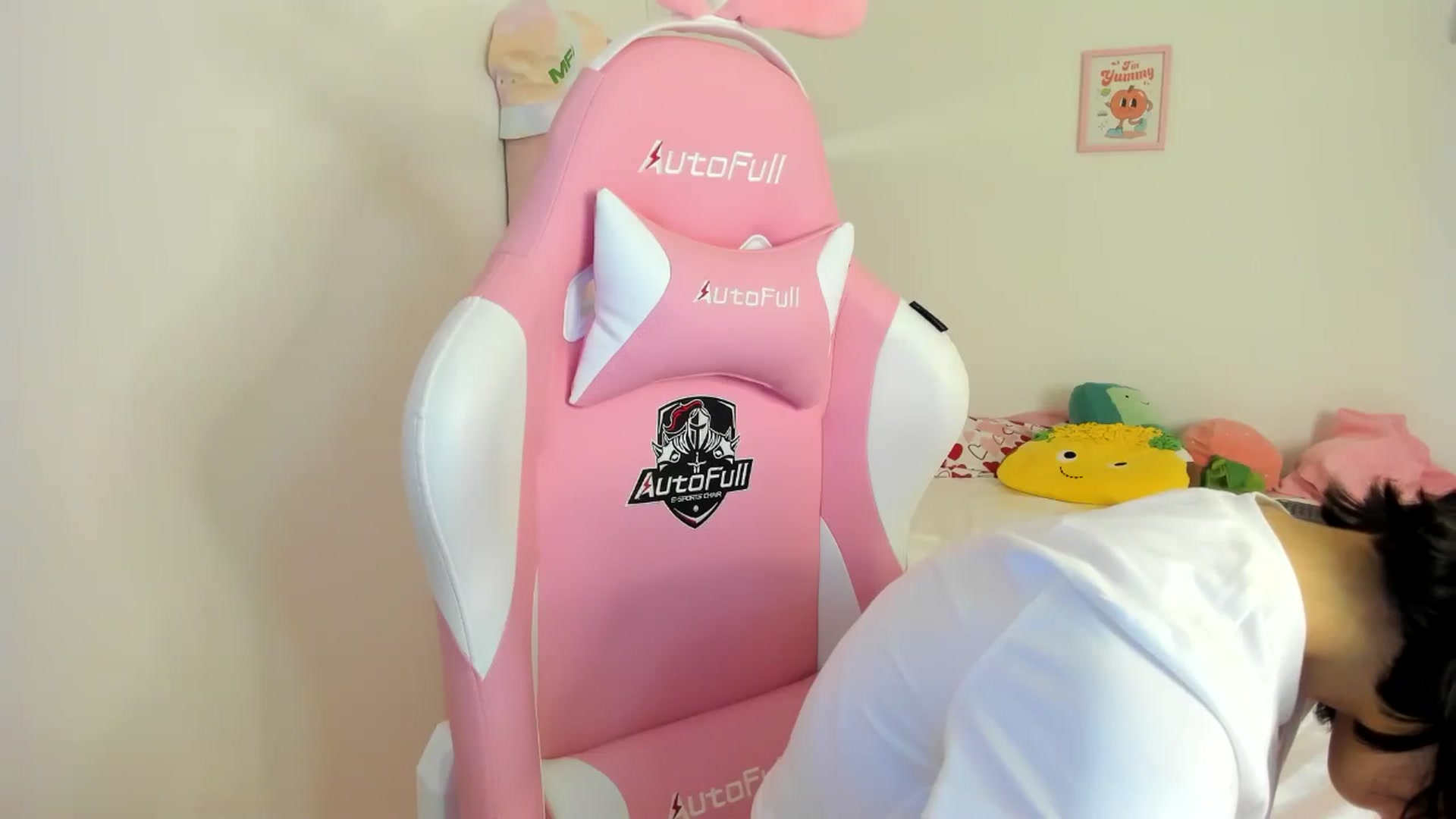 Gallery image thumbnail from Cherrycute666's myfreecams stream on, 06/27/2024, 07:39 image 13 of 20