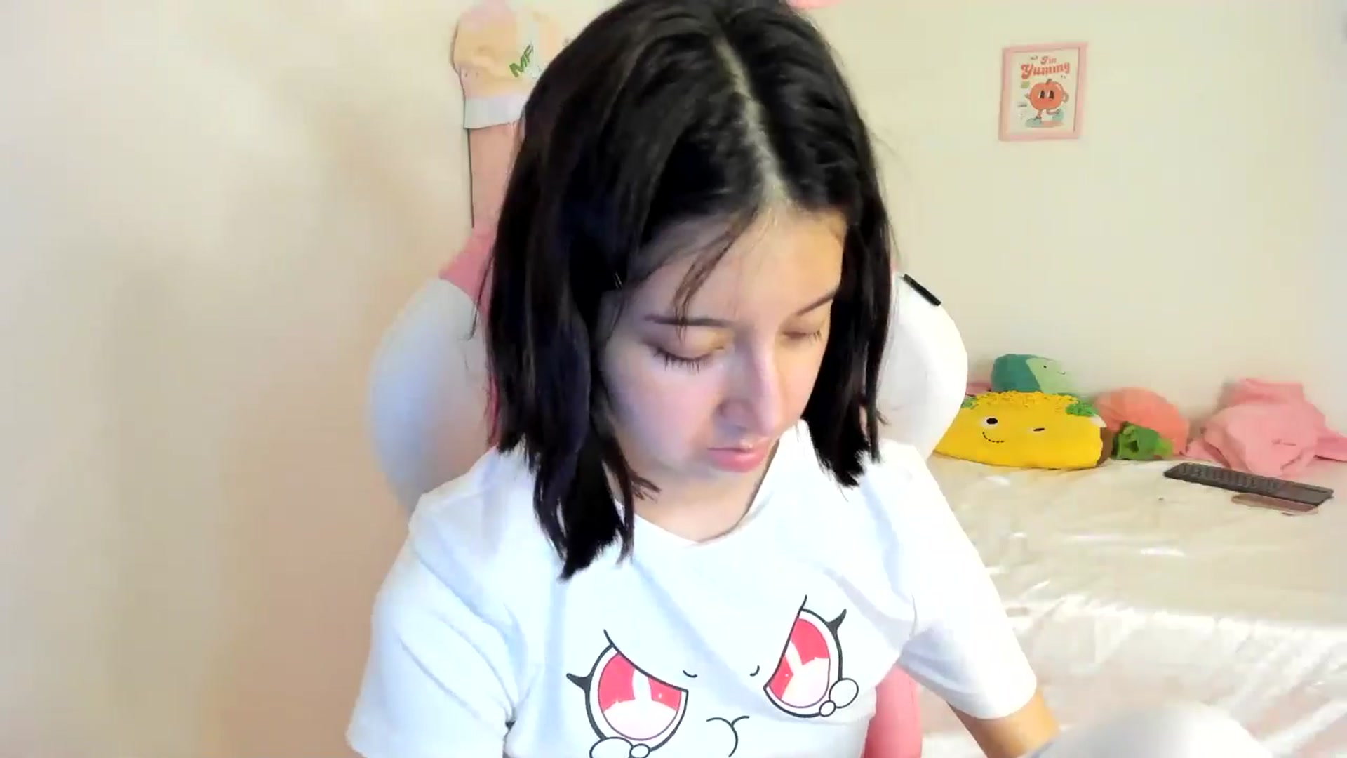 Gallery image thumbnail from Cherrycute666's myfreecams stream on, 06/27/2024, 07:39 image 11 of 20