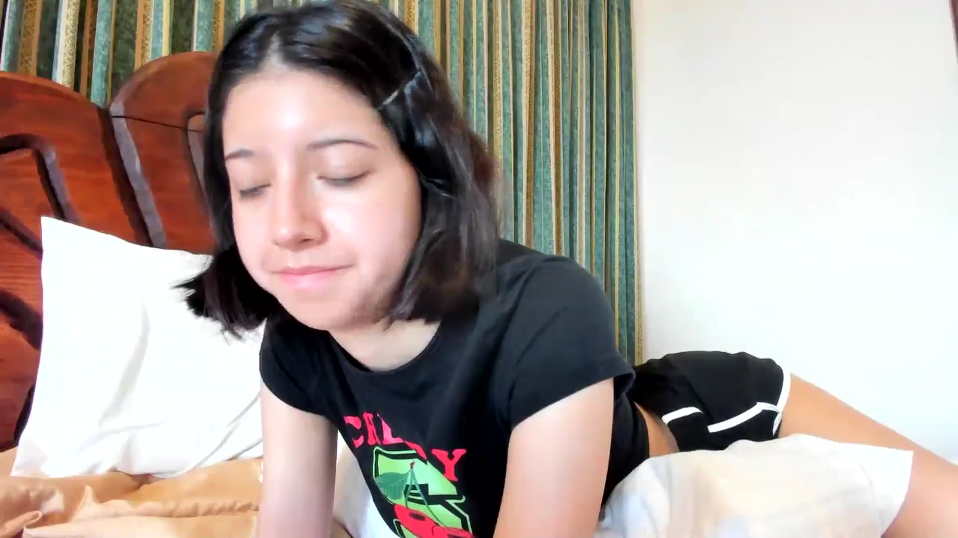 Gallery image thumbnail from Cherrycute666's myfreecams stream on, 07/01/2024, 18:22 image 14 of 20